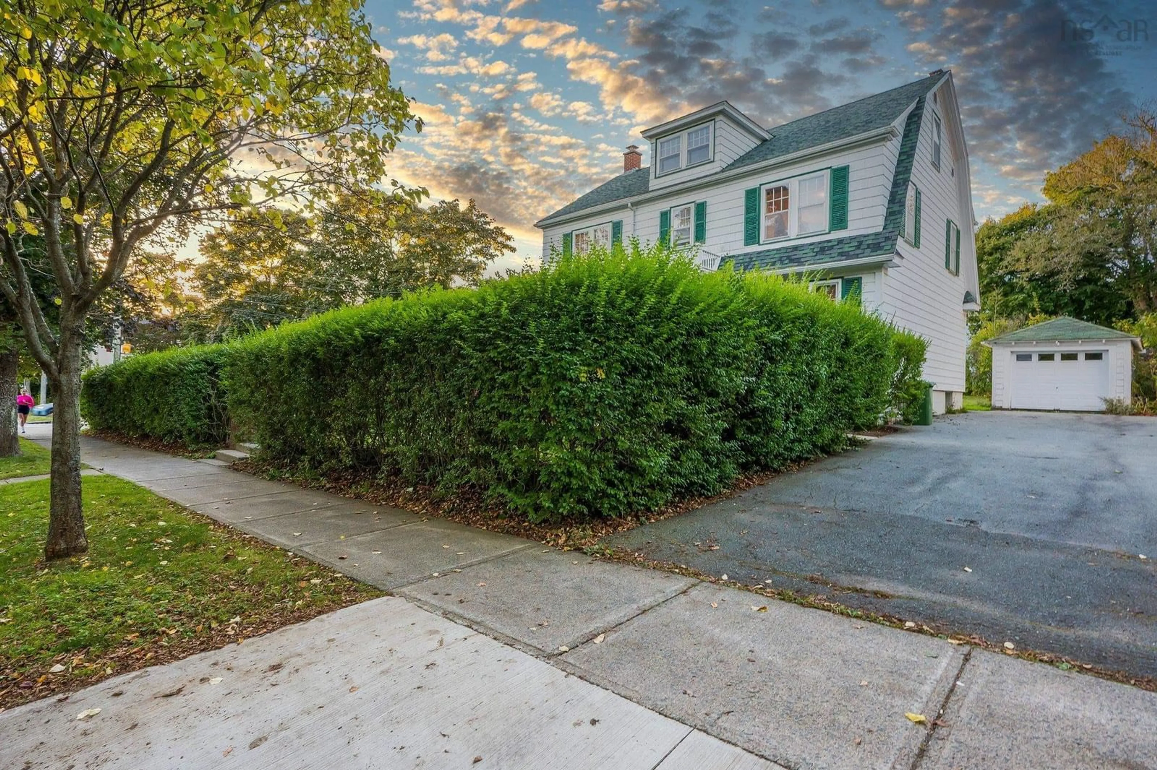 A pic from exterior of the house or condo, the street view for 6585 Norwood St, Halifax Nova Scotia B3H 2L7