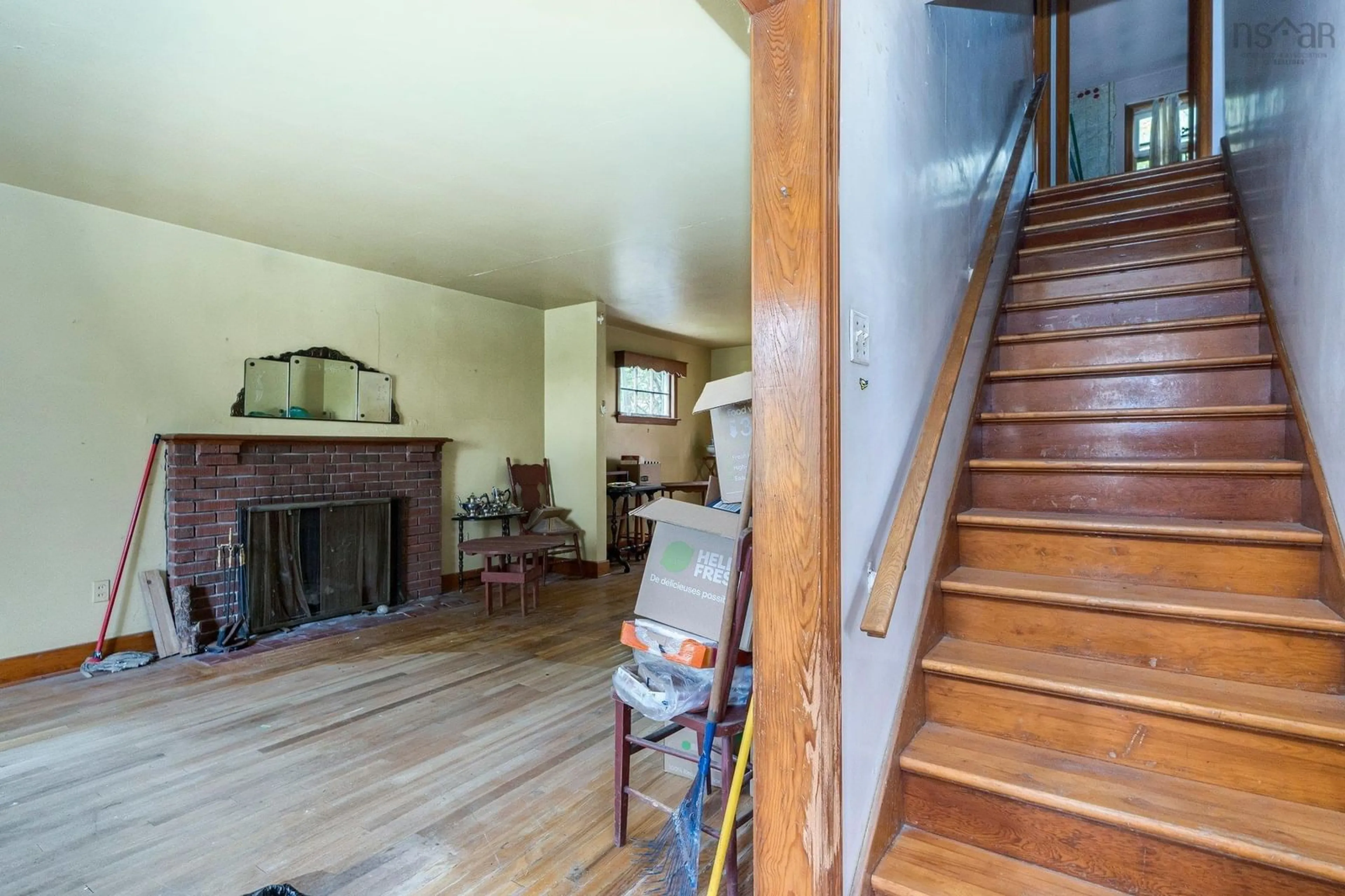 Indoor foyer, wood floors for 303 St. Margaret's Bay Rd, Halifax Nova Scotia B3N 1J8