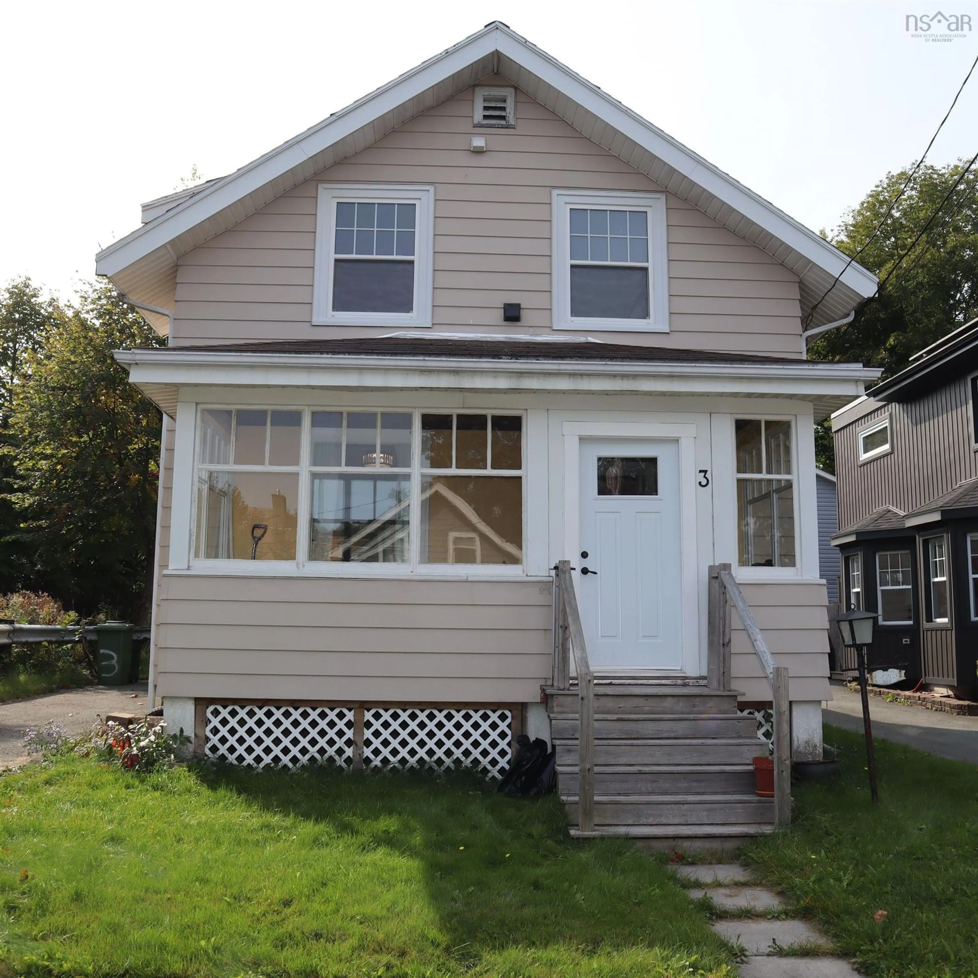 Frontside or backside of a home, cottage for 3 Thompson St, Dartmouth Nova Scotia B2Y 2X8