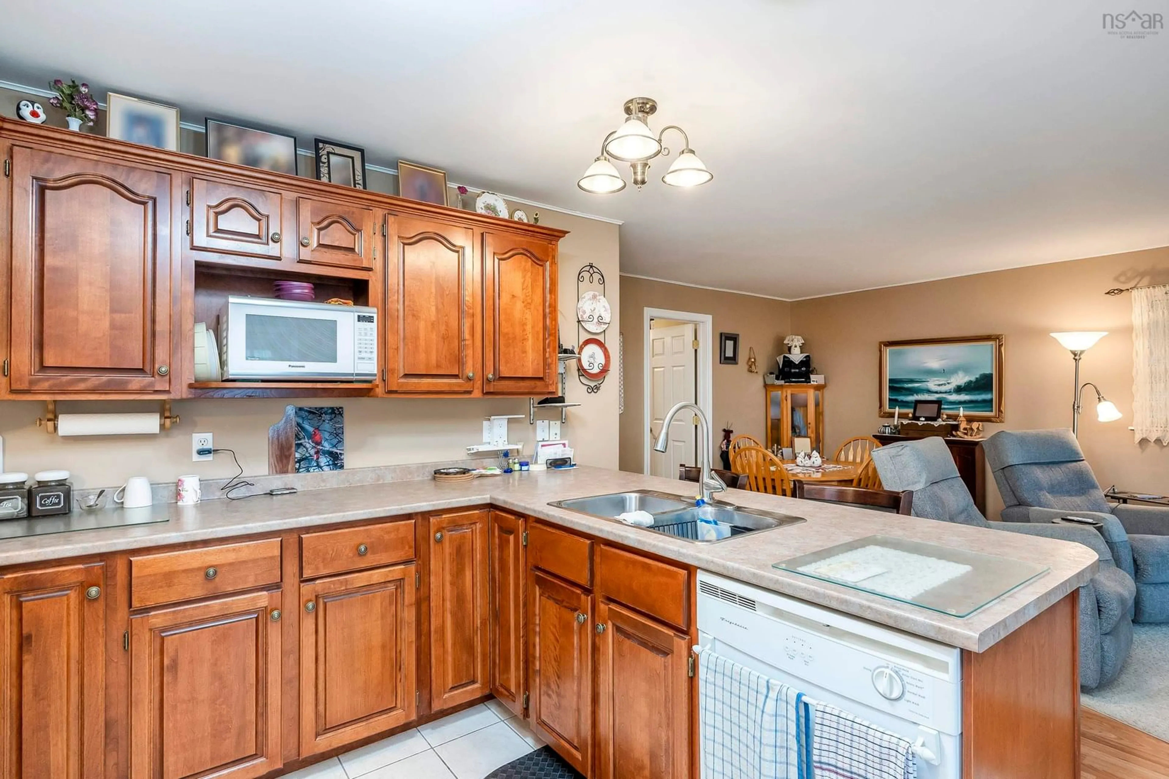 Standard kitchen, wood floors, cottage for 85 King Arthur Crt, New Minas Nova Scotia B4N 5J8