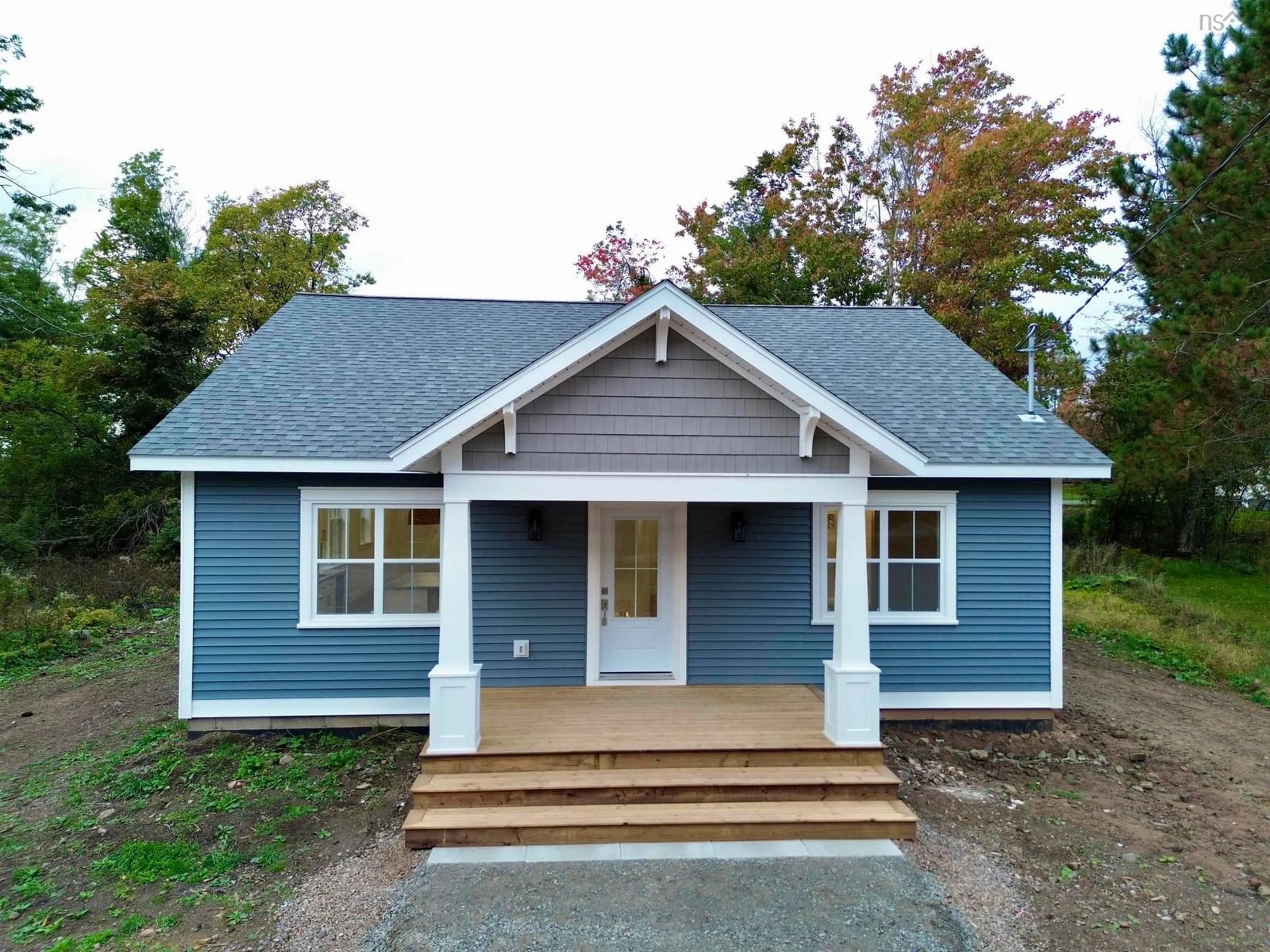 Home with vinyl exterior material for 92 Cottage St, Pictou Nova Scotia B0K 1H0