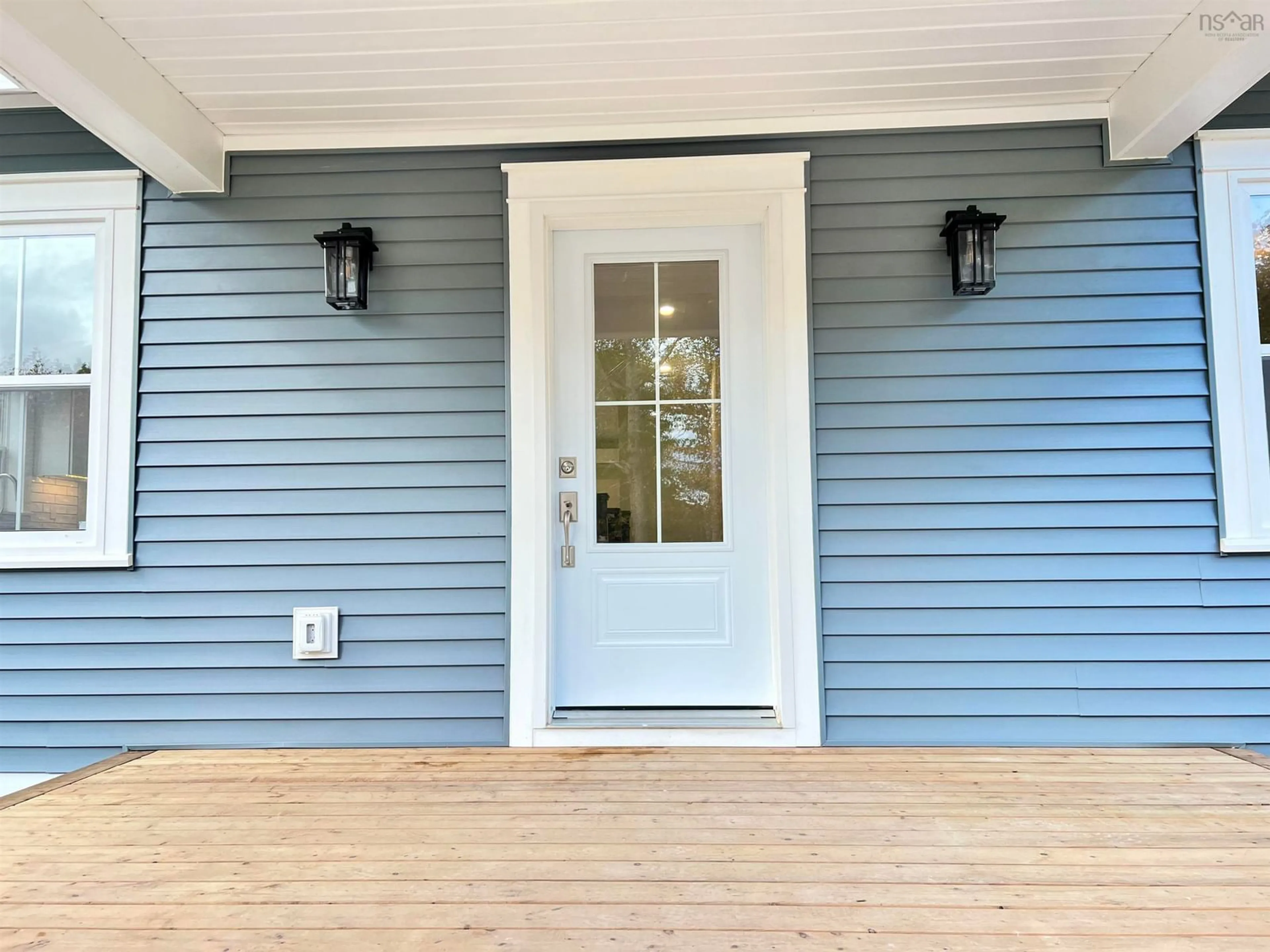 Indoor entryway, wood floors for 92 Cottage St, Pictou Nova Scotia B0K 1H0