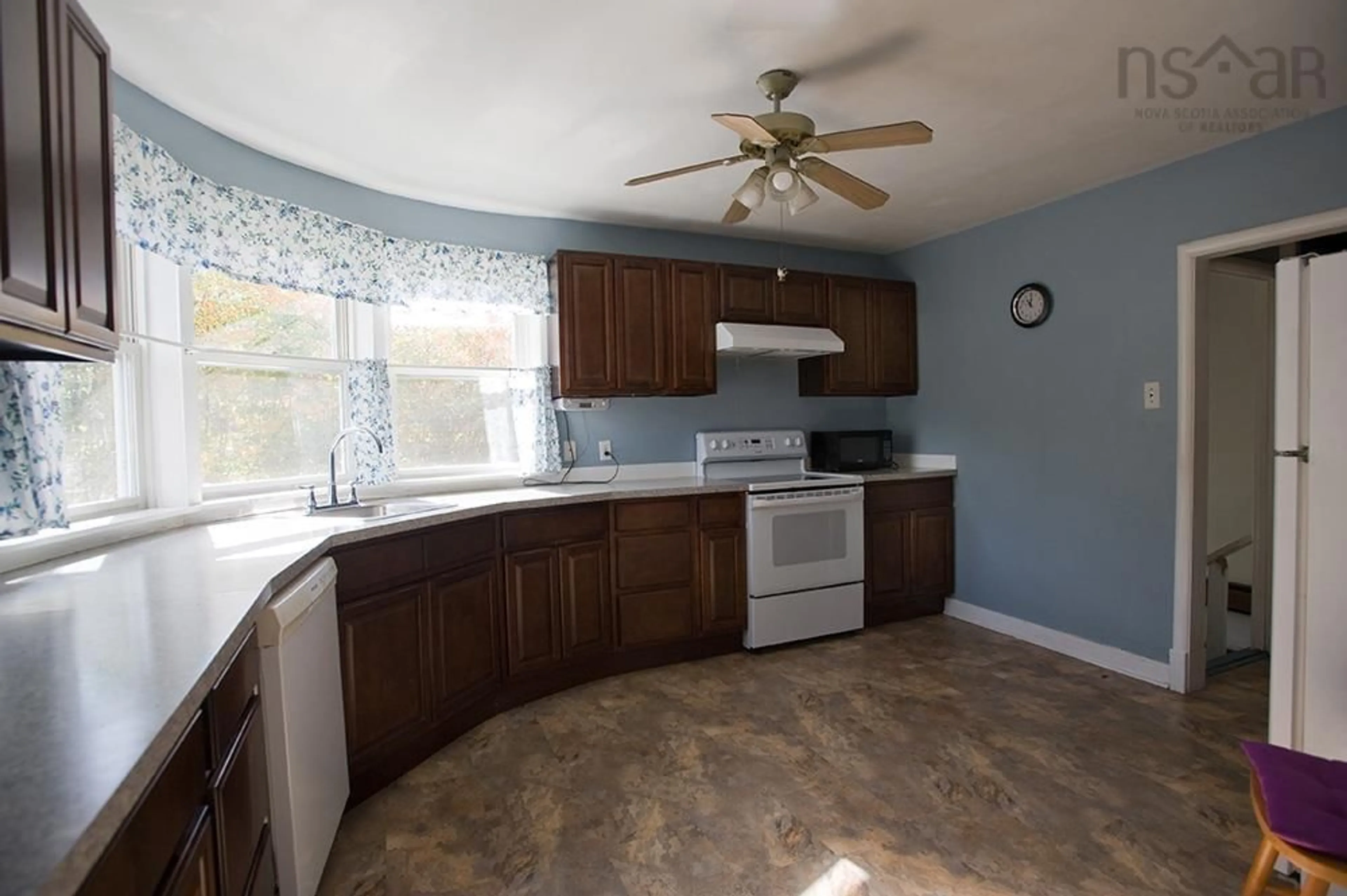 Standard kitchen, wood floors, cottage for 1191 King St, Bridgewater Nova Scotia B4V 1C3