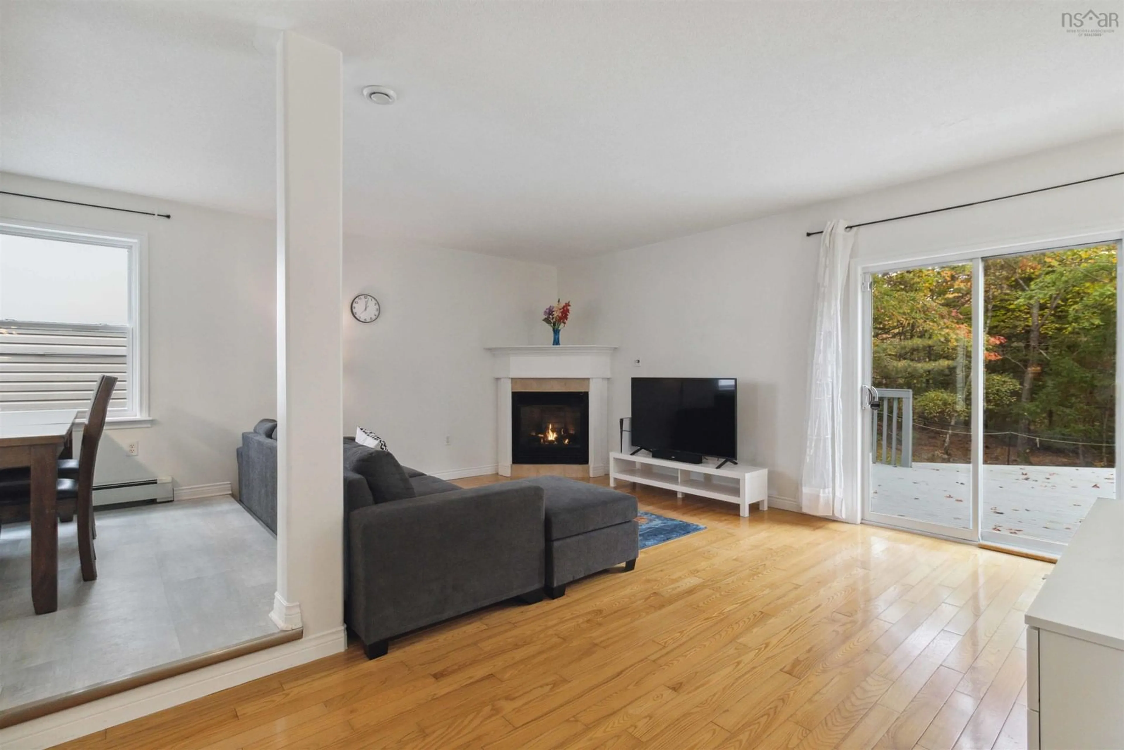 Living room, wood floors for 227 Oceanview Dr, Bedford Nova Scotia B4A 4G9