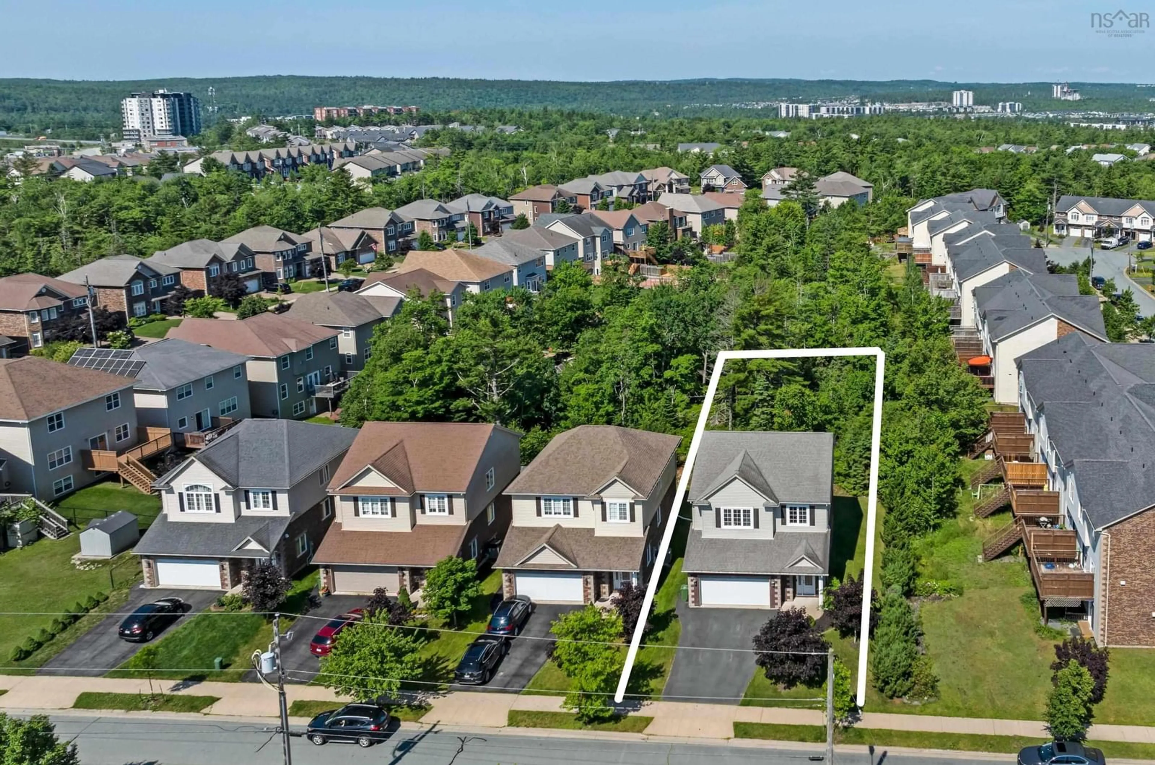 A pic from exterior of the house or condo, the street view for 136 Windridge Lane, Bedford Nova Scotia B4A 0E4