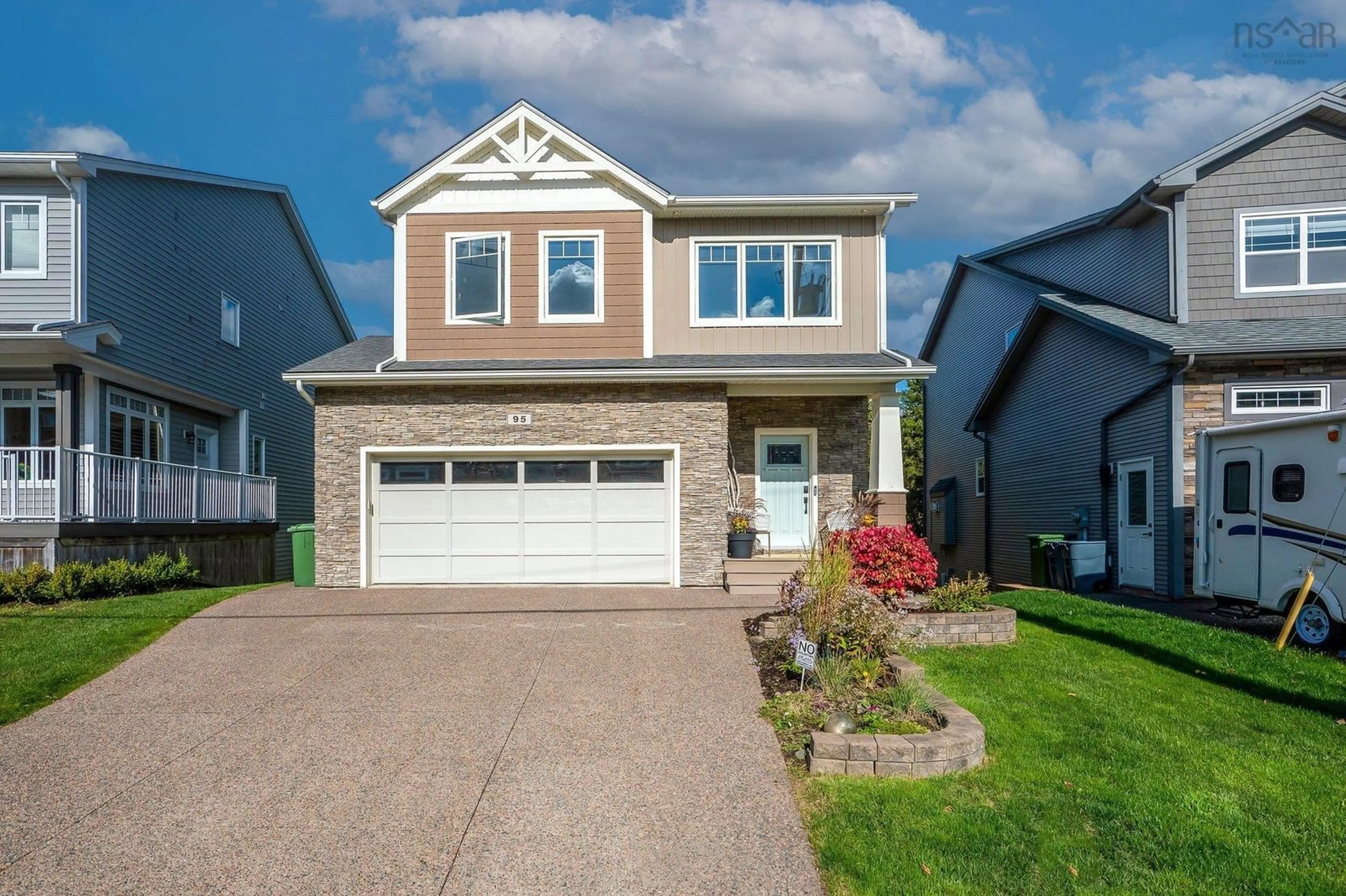 Frontside or backside of a home, the street view for 95 Fleetview Dr, Halifax Nova Scotia B3M 0J5