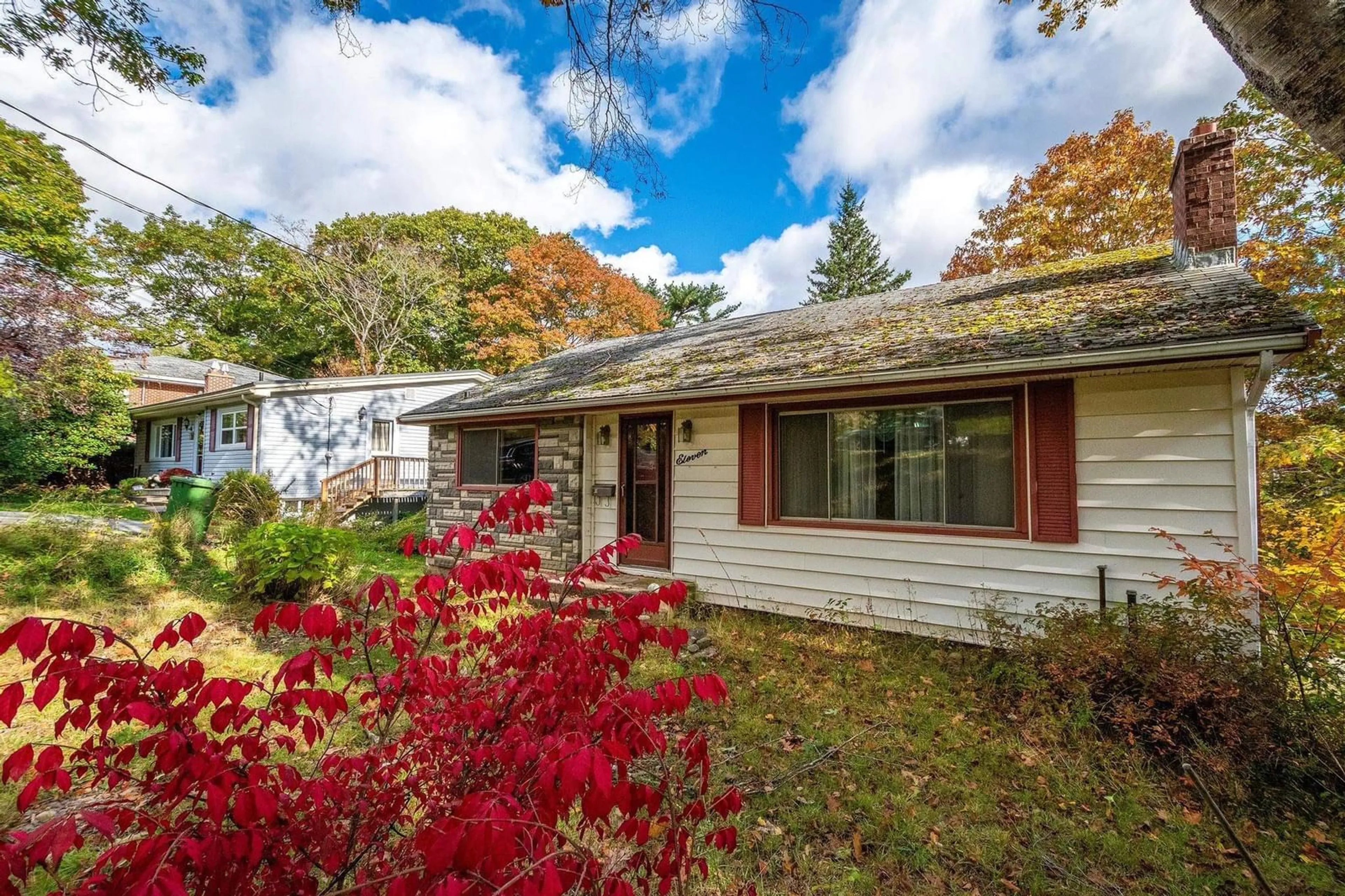 A pic from exterior of the house or condo, cottage for 11 Meadowview Dr, Bedford Nova Scotia B4A 2C3