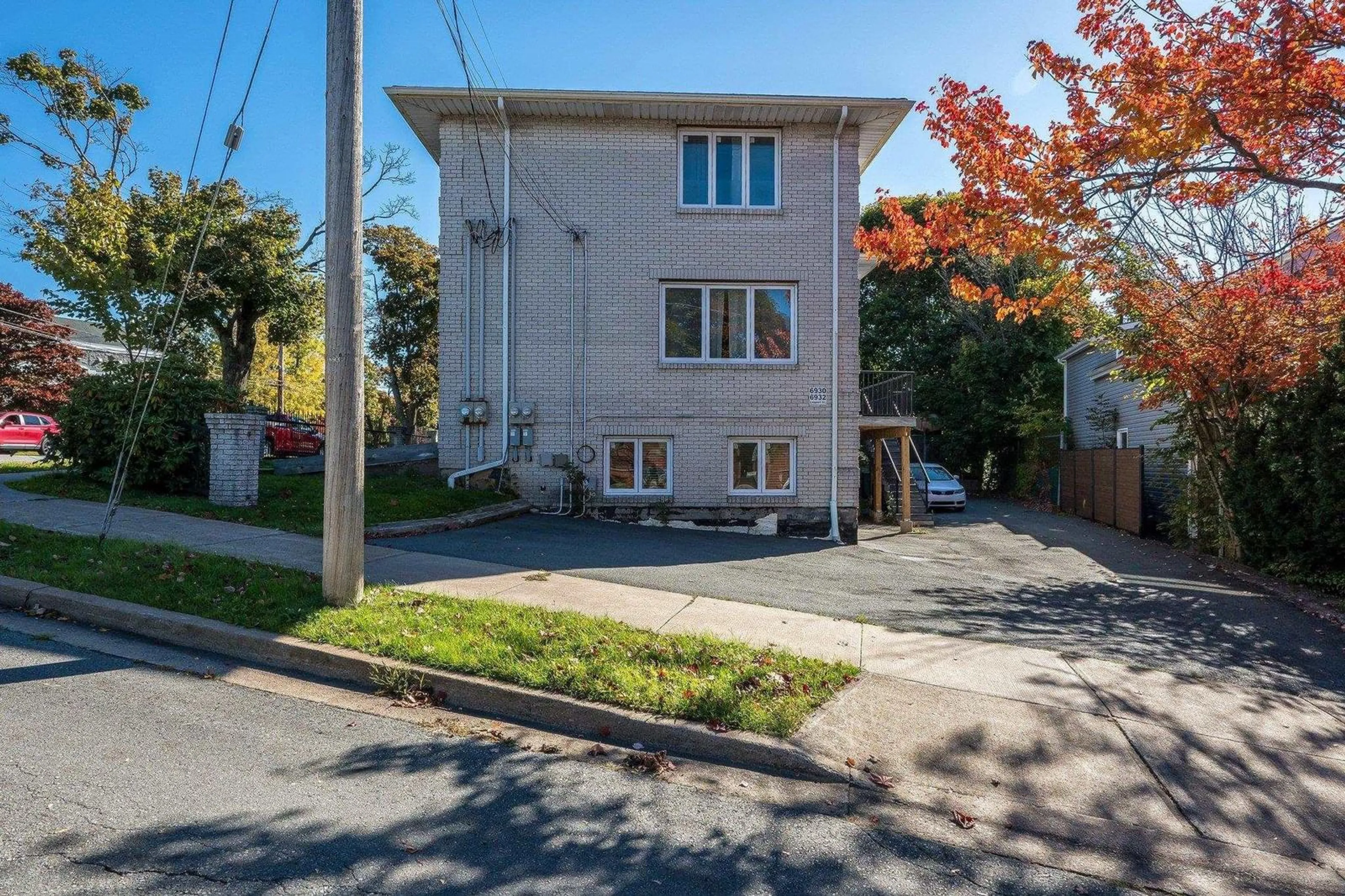 A pic from exterior of the house or condo, the street view for 6926 - 6932 Mumford Rd, Halifax Nova Scotia B3L 2H5