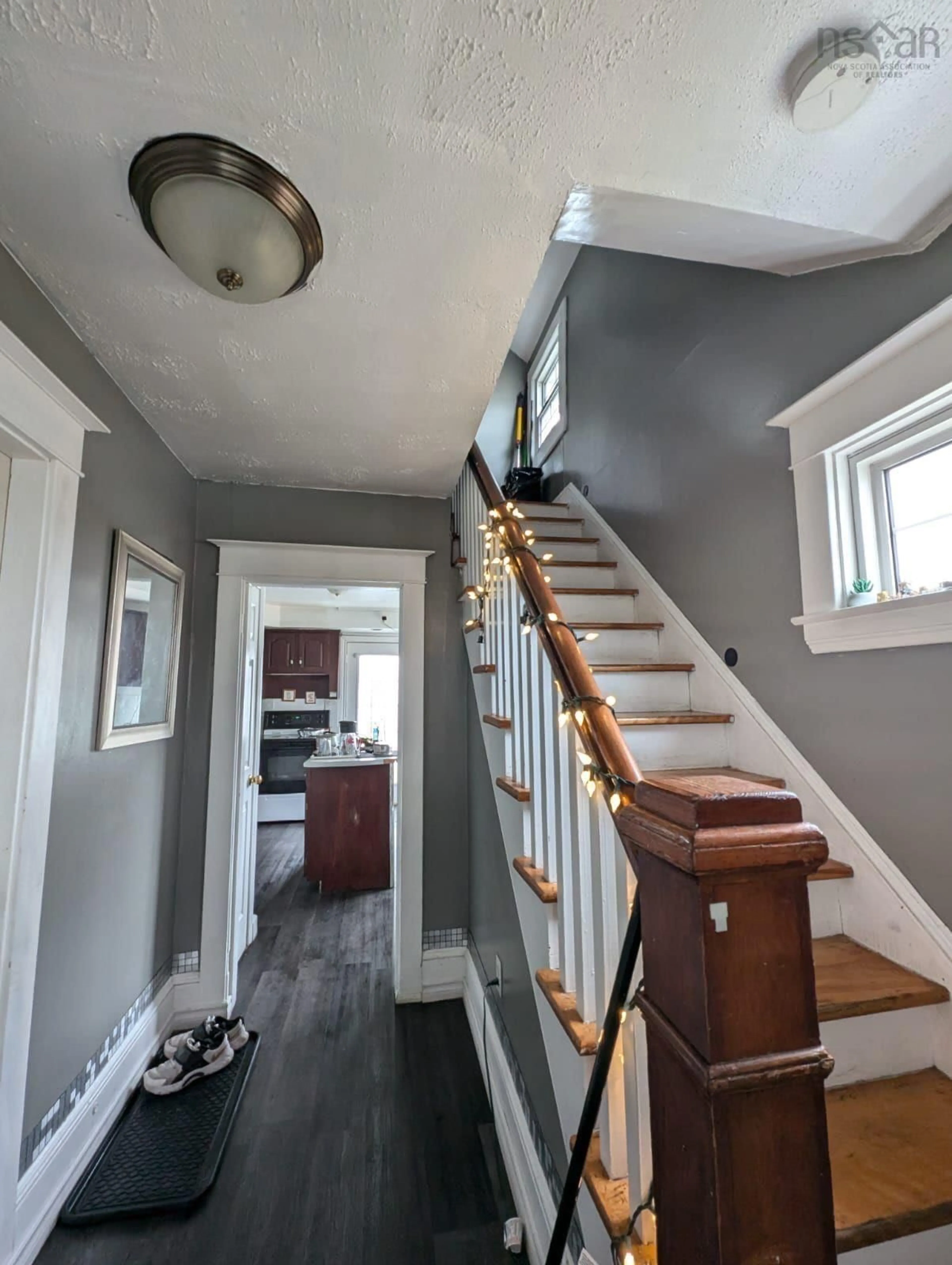 Indoor entryway, wood floors for 26 Mcdougall St, Glace Bay Nova Scotia B1A 3E7