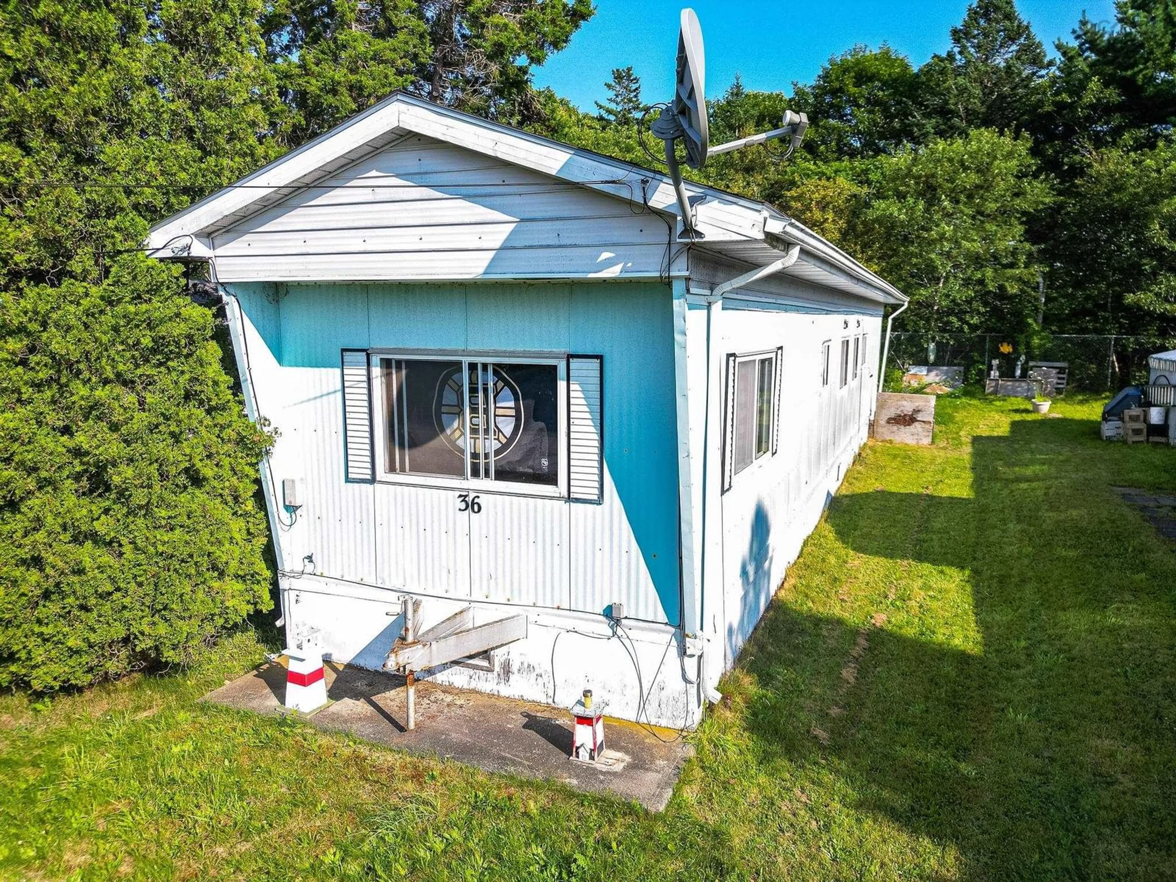 Frontside or backside of a home, cottage for 36 Commission St, Shelburne Nova Scotia B0T 1W0