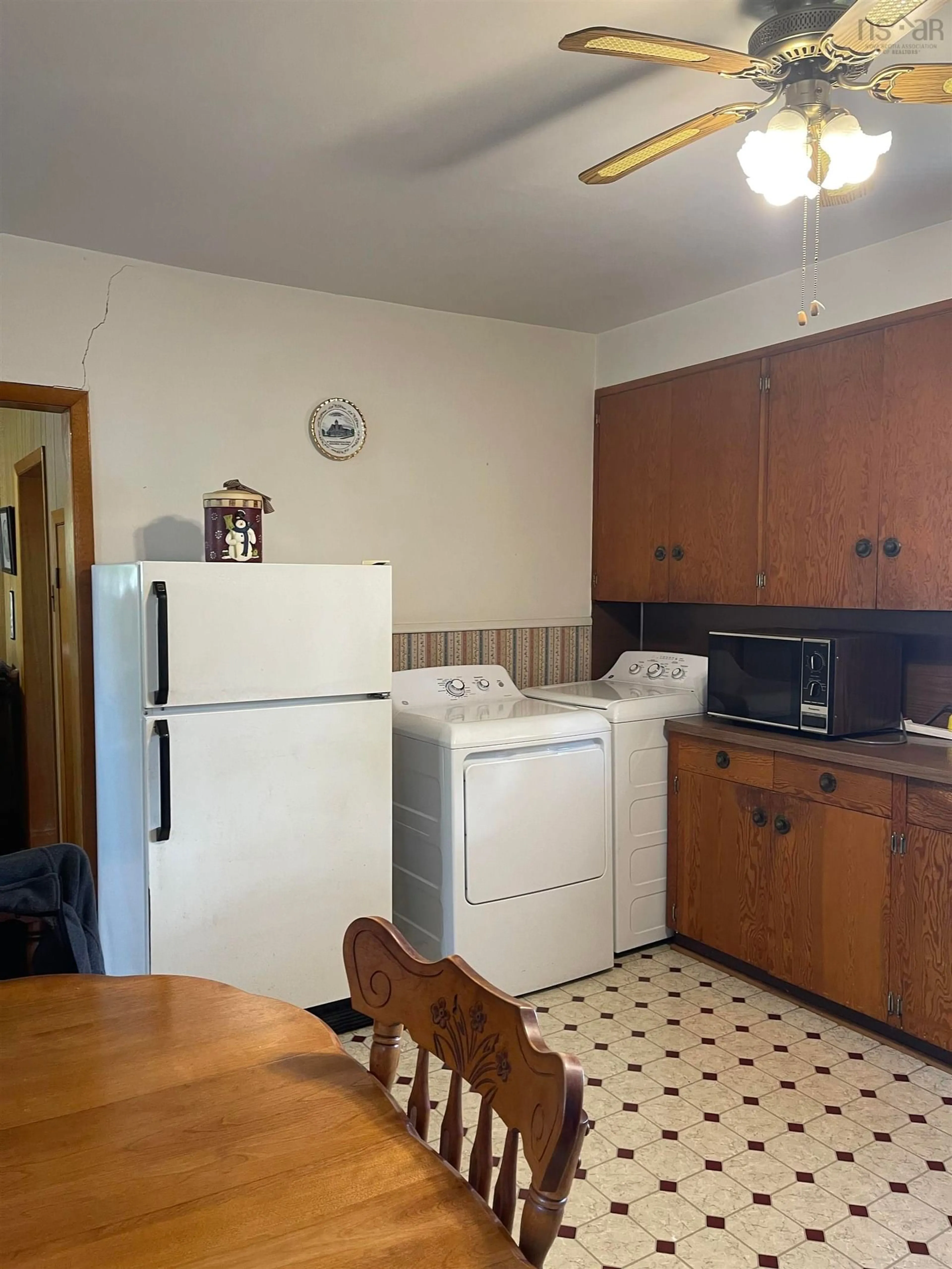 Standard kitchen, unknown floor, cottage for 108 King St, Sydney Mines Nova Scotia B1V 1L8