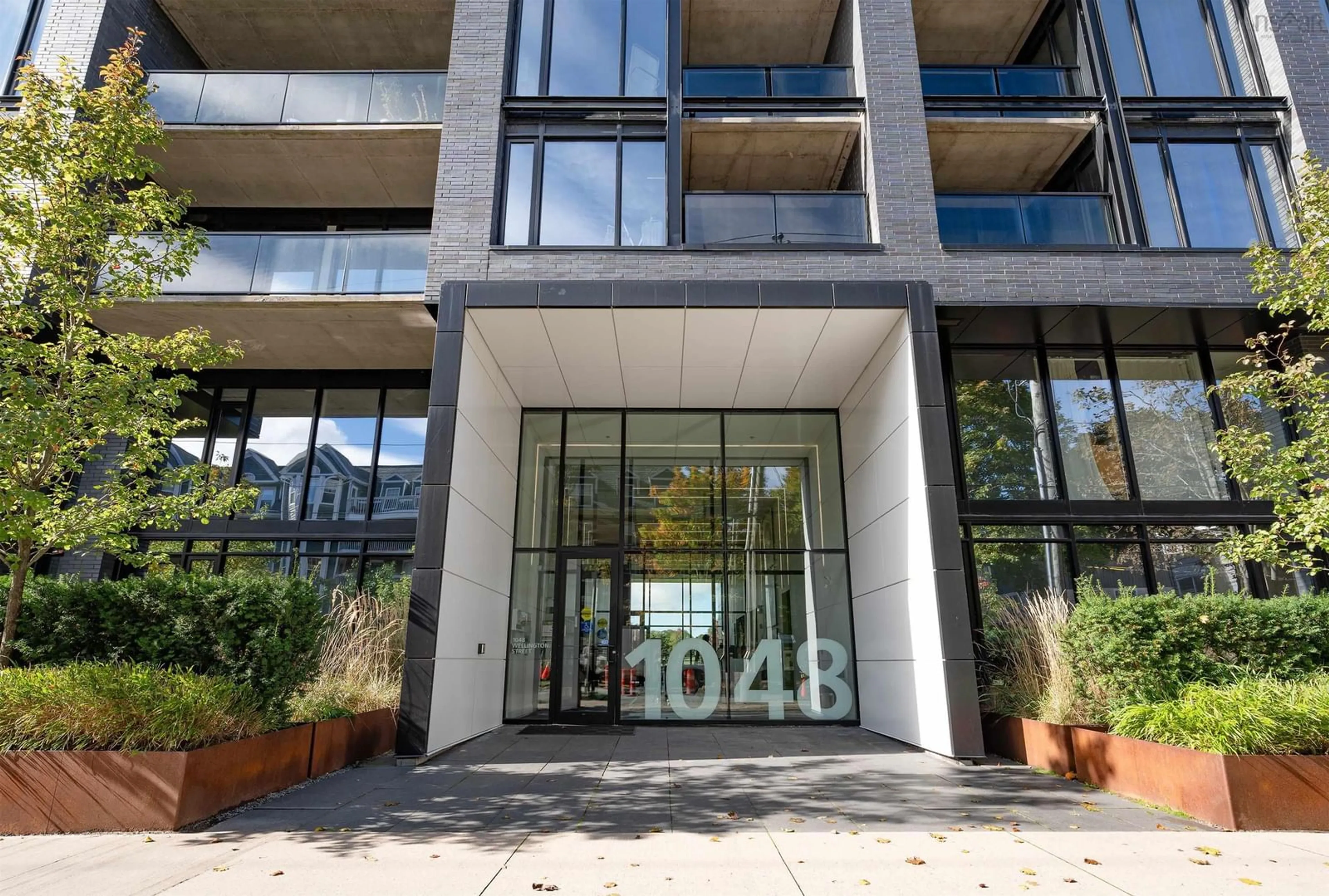 Indoor foyer, cement floor for 1048 Wellington St #507, Halifax Nova Scotia B3H 2Z8