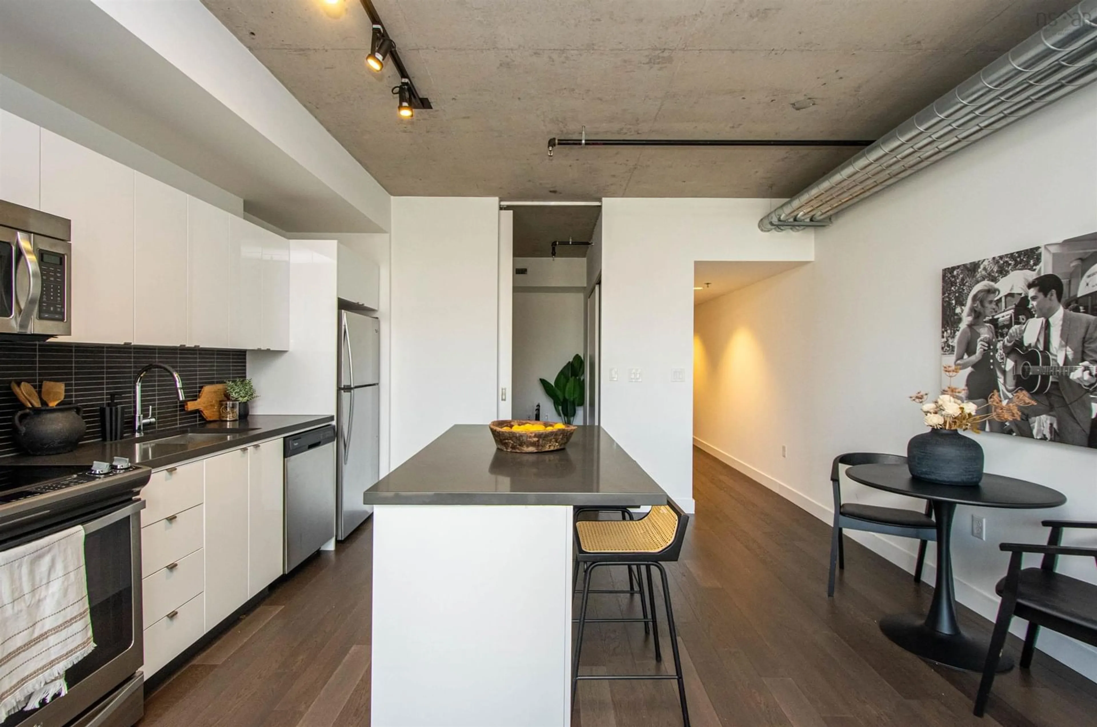 Open concept kitchen for 1065 Barrington St #501, Halifax Nova Scotia B3H 0B7