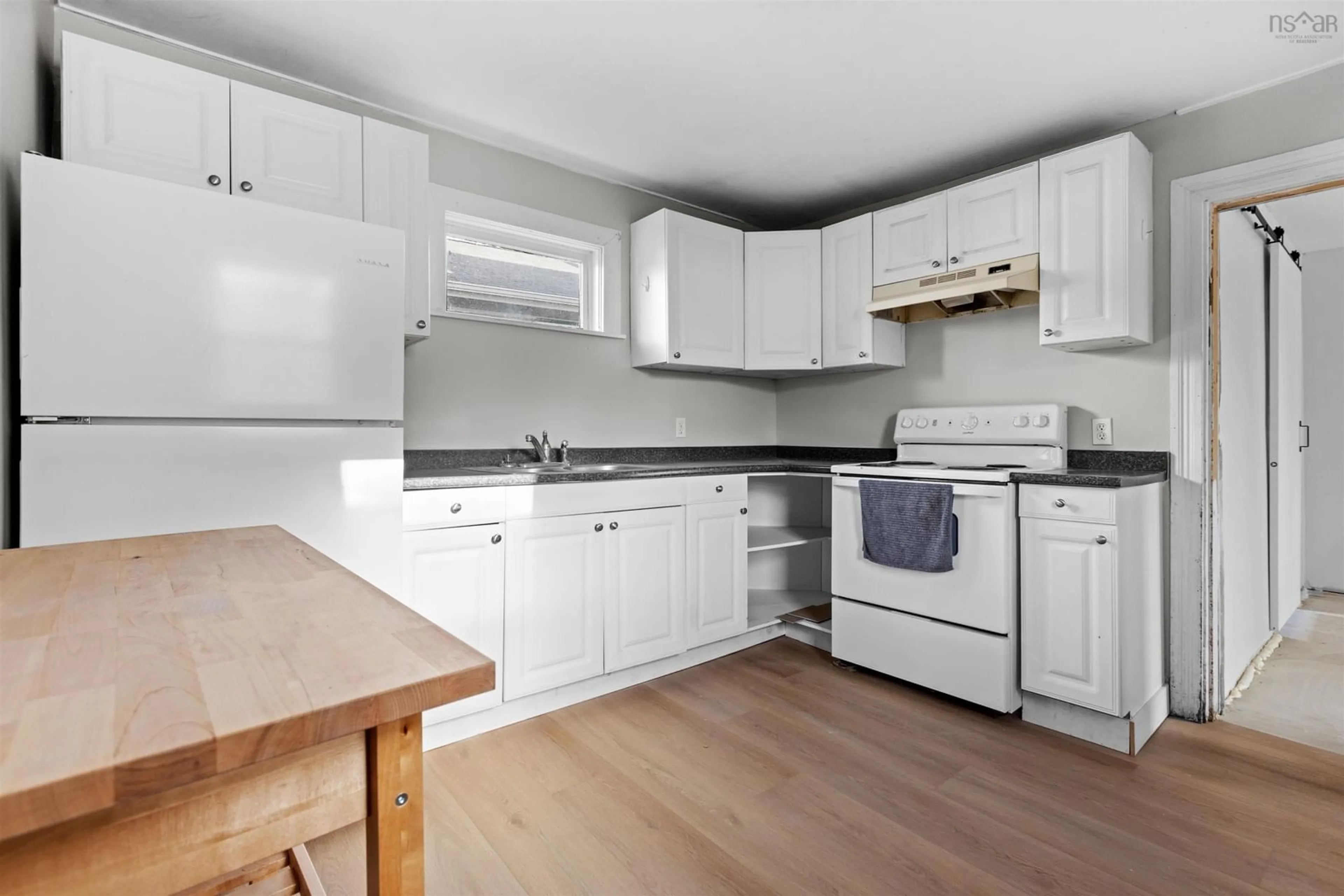 Standard kitchen, wood floors, cottage for 136 Victoria St, Glace Bay Nova Scotia B1A 1Z8