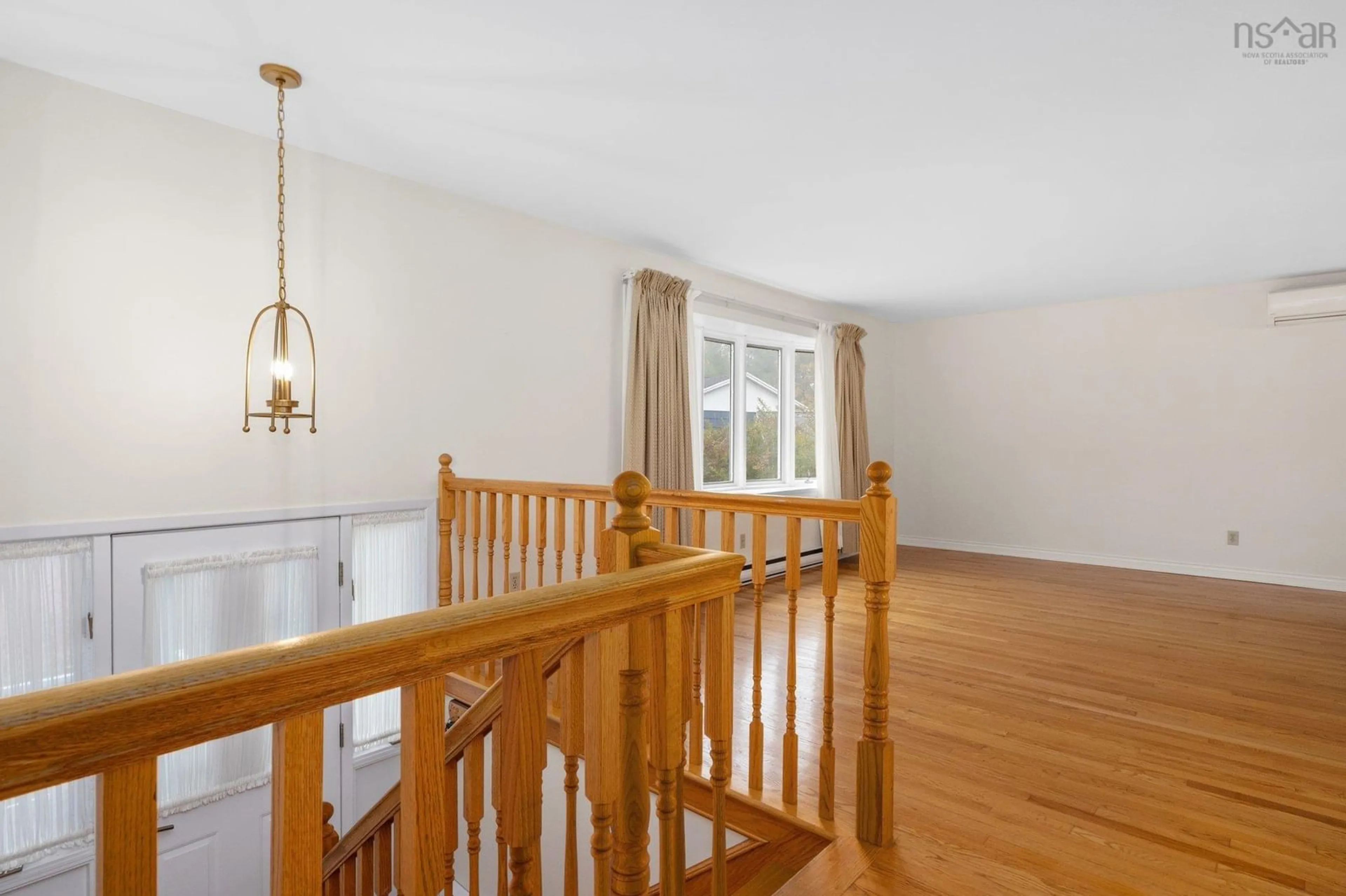 Indoor foyer, wood floors for 48 Skeena St, Dartmouth Nova Scotia B2W 4H9