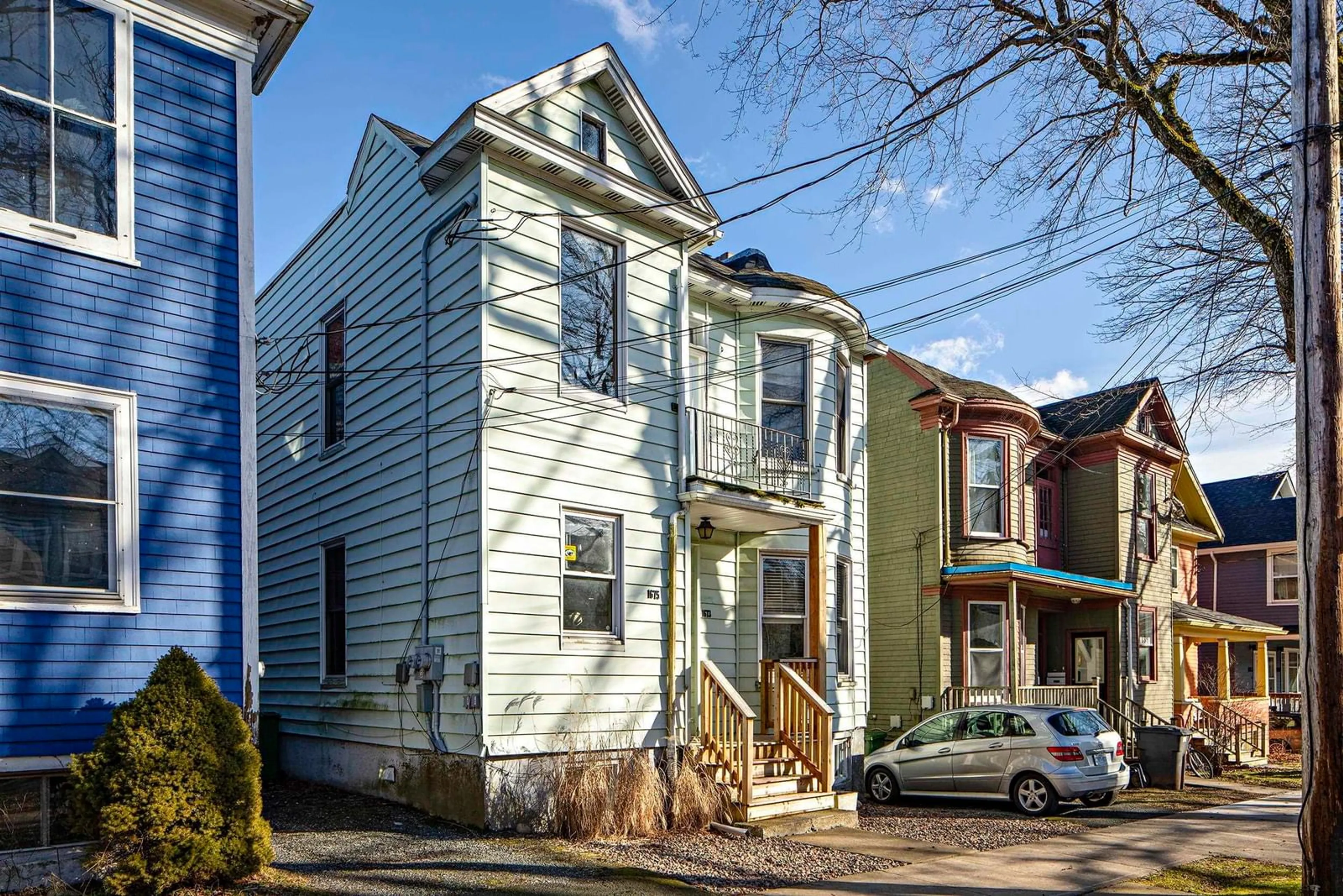 A pic from exterior of the house or condo, the street view for 1673-1675 Henry St, Halifax Nova Scotia B3H 3K4