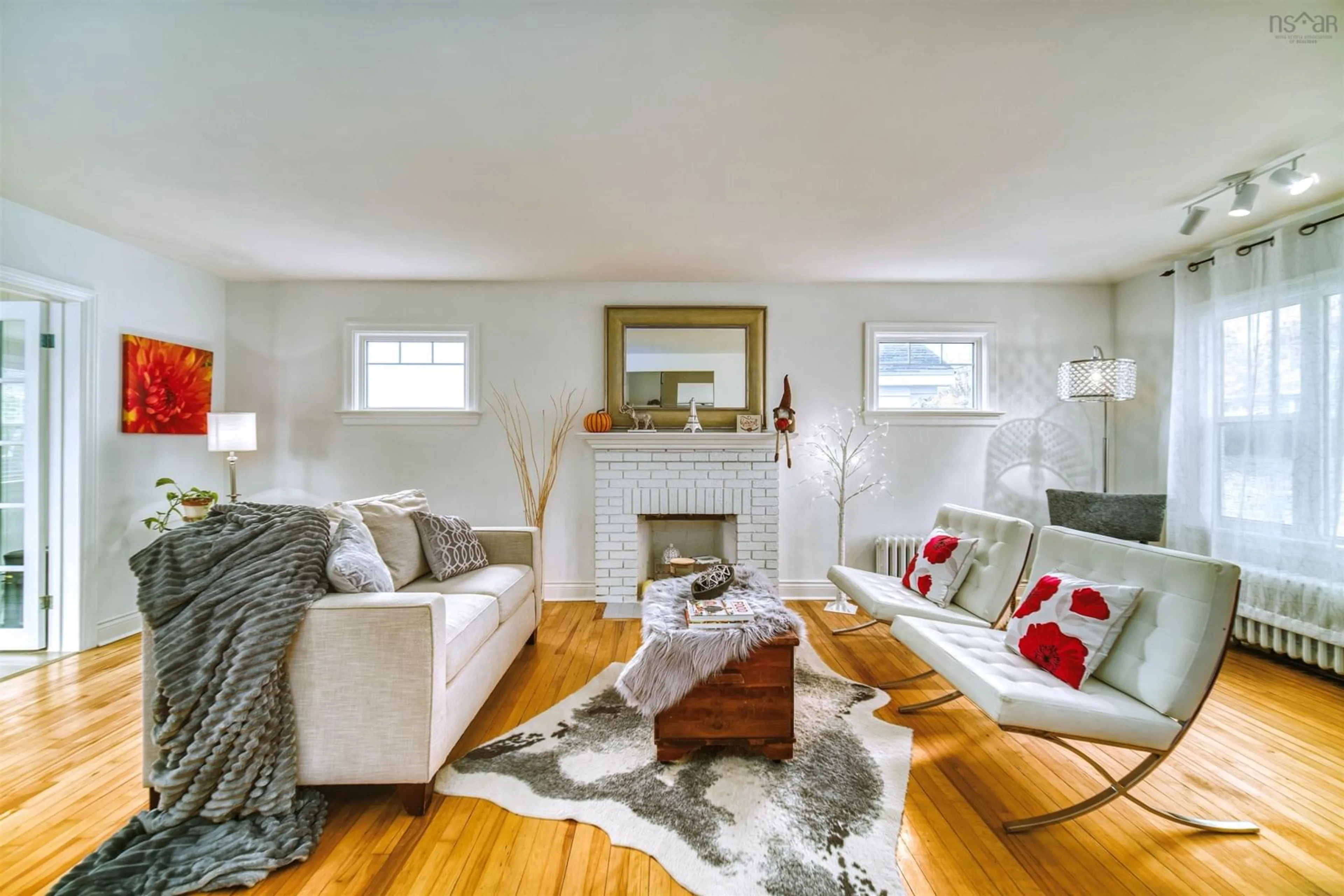 Living room, wood floors for 9 Slayter St, Dartmouth Nova Scotia B3A 1Z6