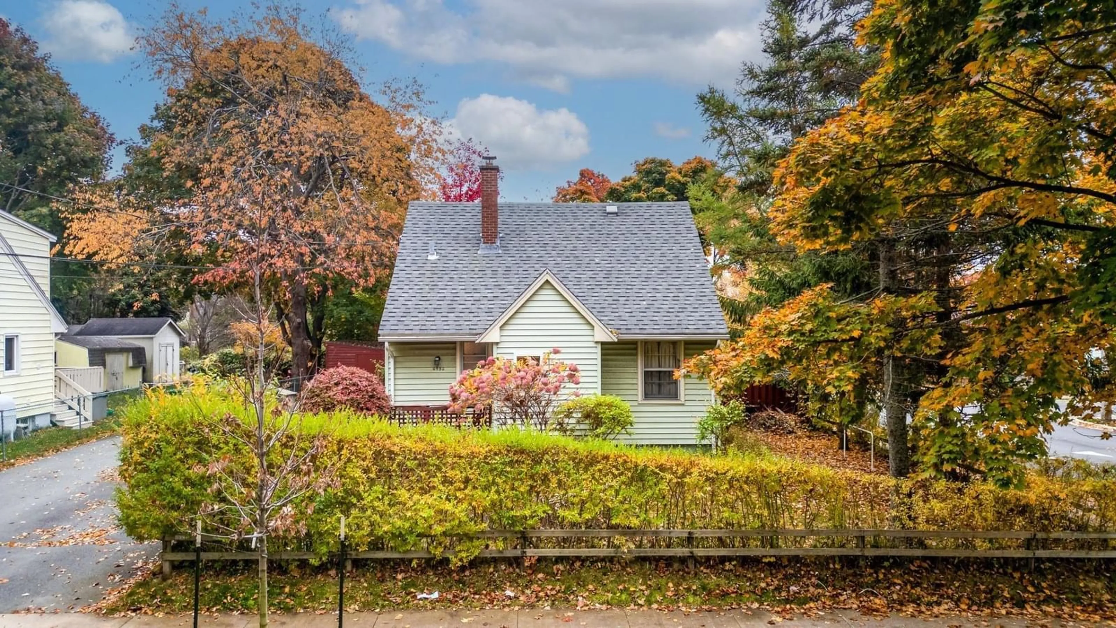 Frontside or backside of a home, cottage for 6952 Cook Ave, Halifax Nova Scotia B3L 2J8