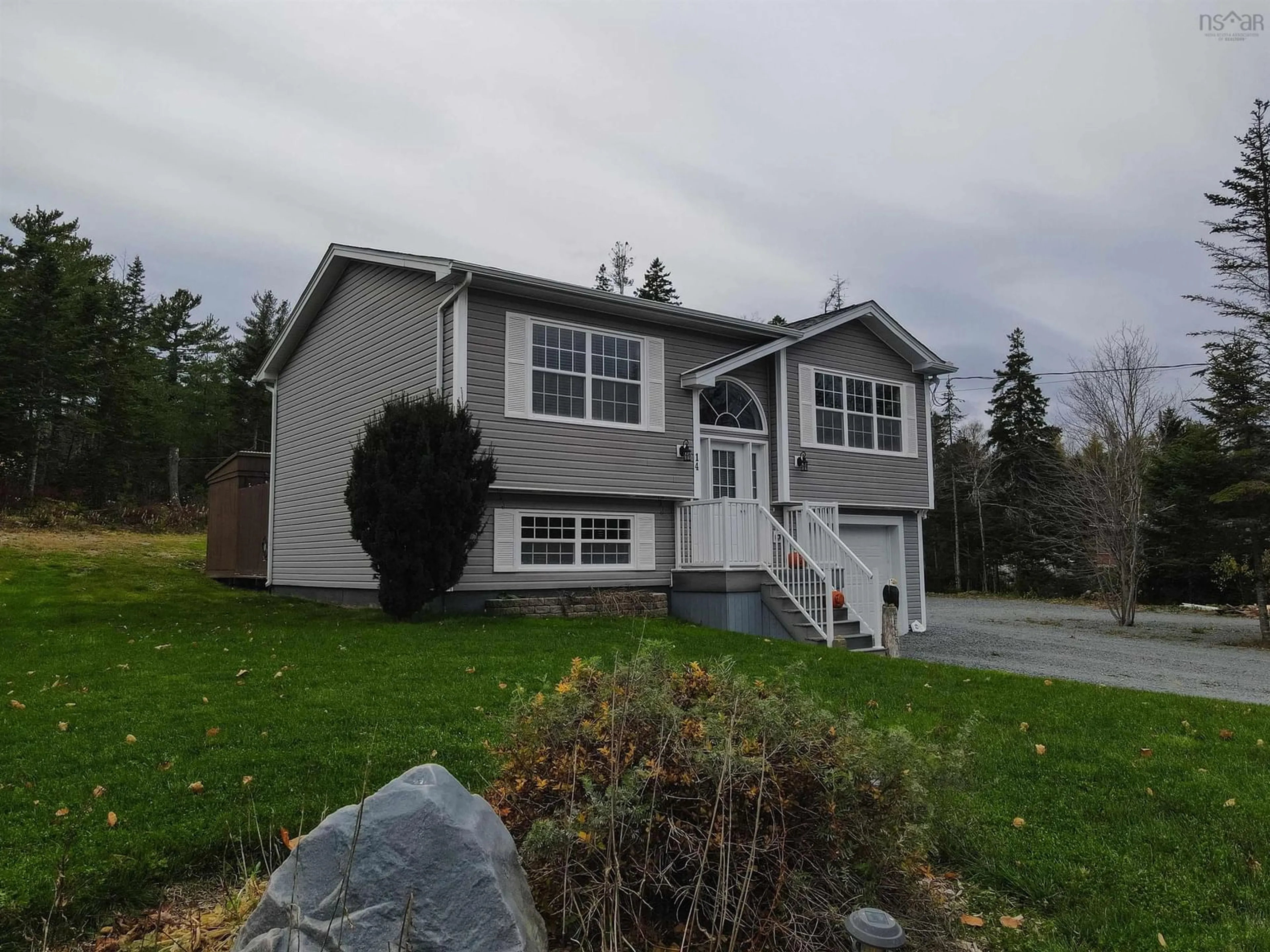 Frontside or backside of a home, cottage for 14 Pentz Lake Dr, Mount Uniacke Nova Scotia B0N 1Z0