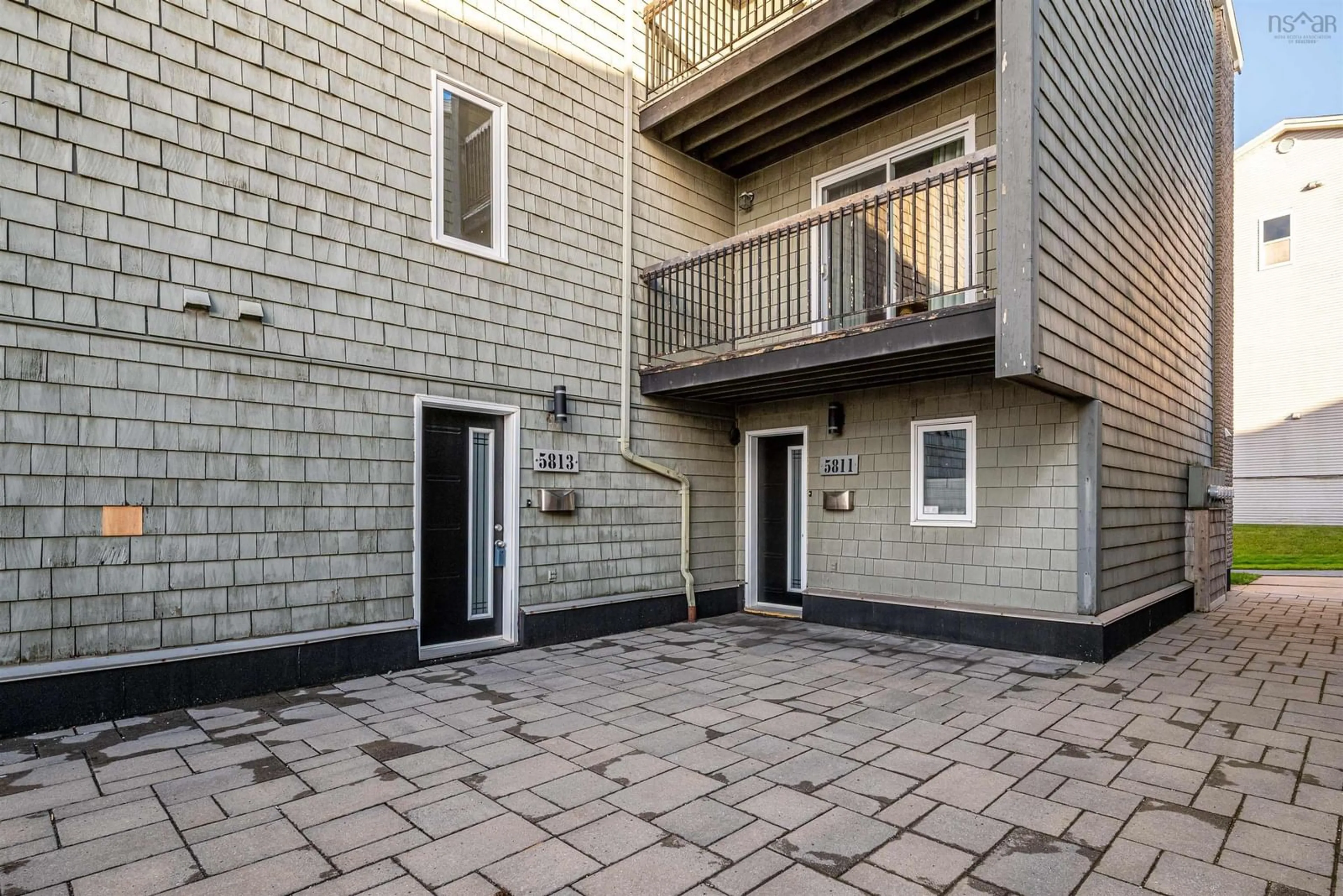 Patio, the front or back of building for 5813 Gainsborough Pl, Halifax Nova Scotia B3K 5S1