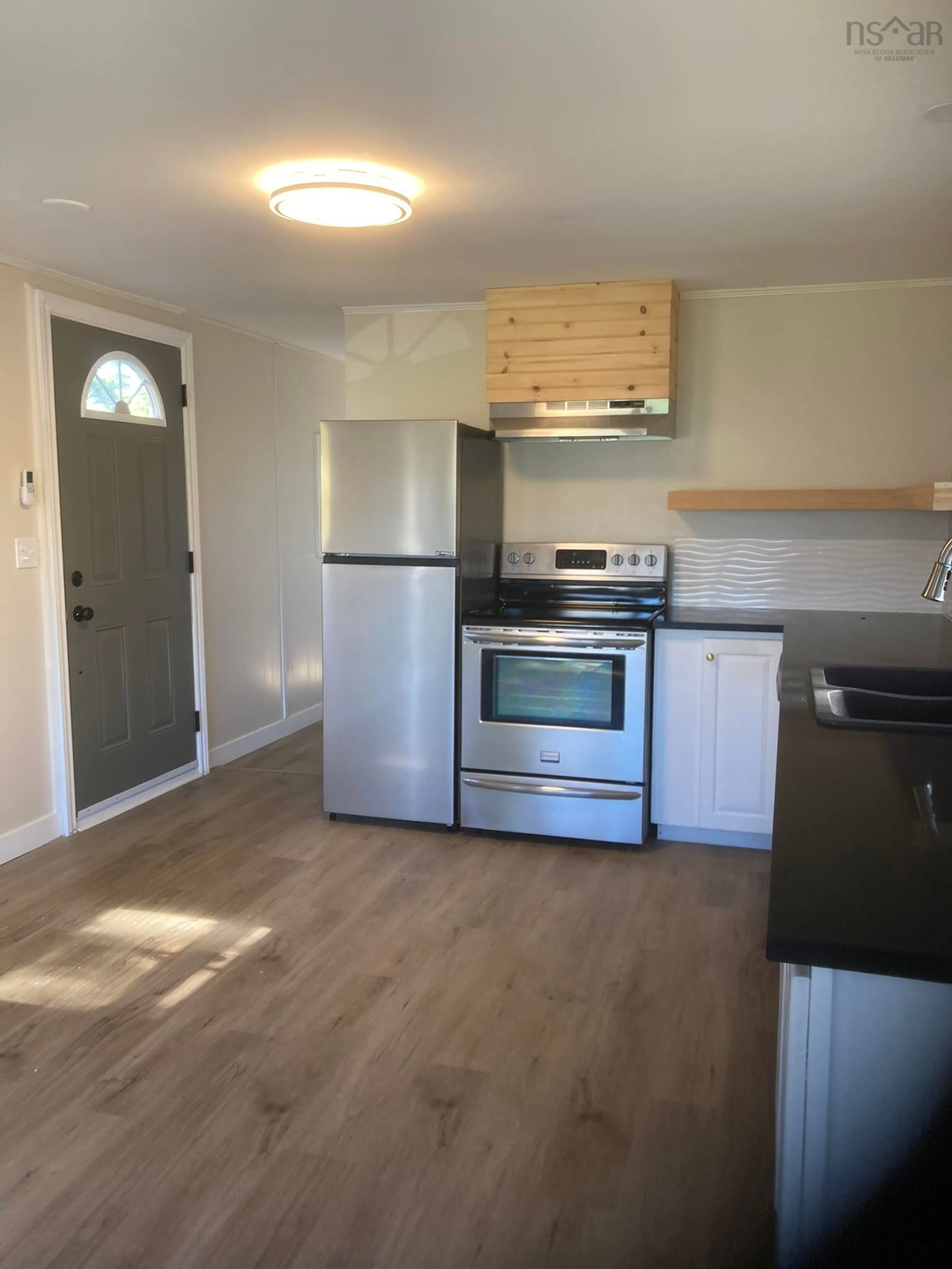 Standard kitchen, wood floors, cottage for 4 Paddock Lane, Falmouth Nova Scotia B0P 1P0