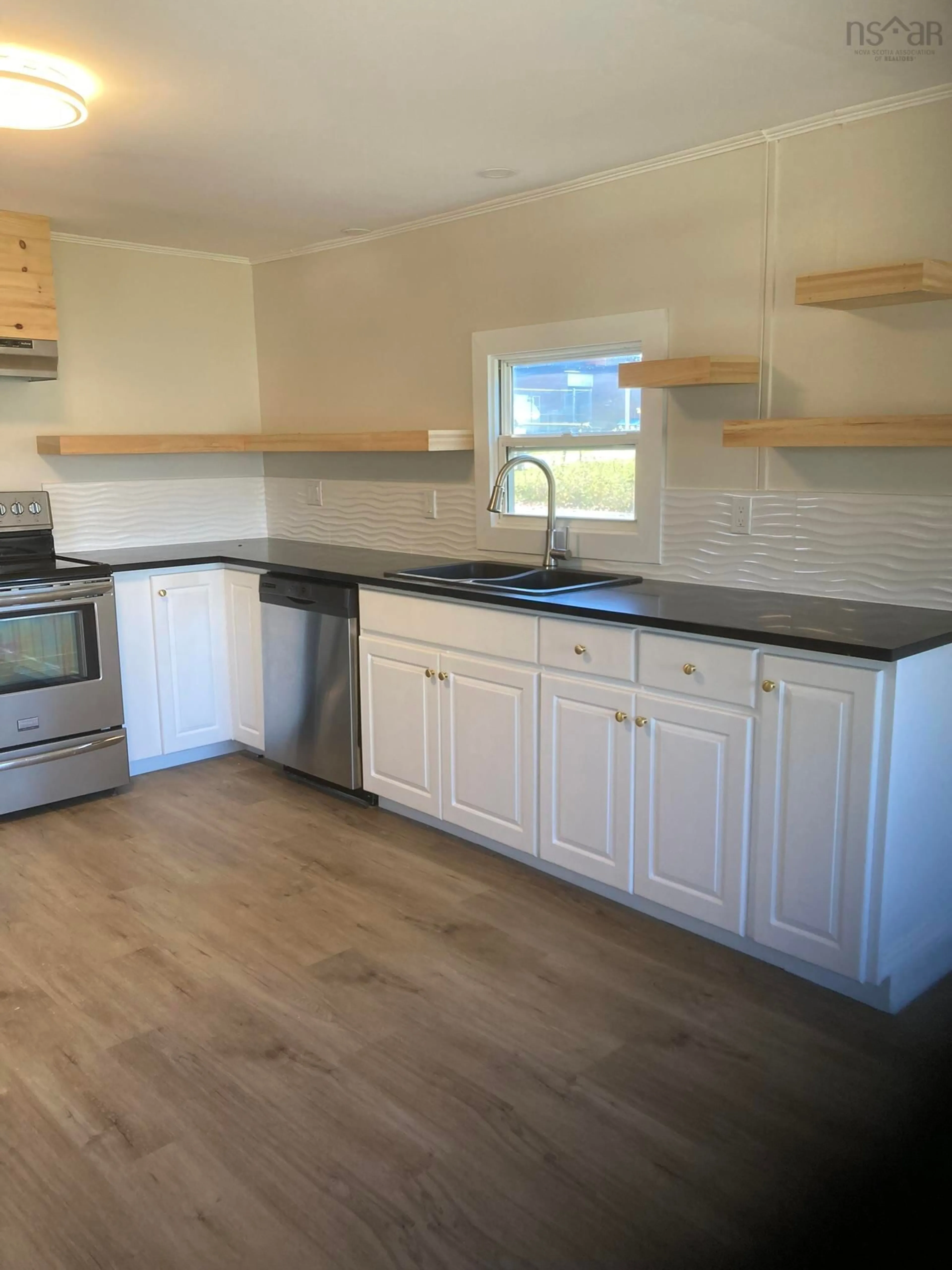 Standard kitchen, wood floors, cottage for 4 Paddock Lane, Falmouth Nova Scotia B0P 1P0