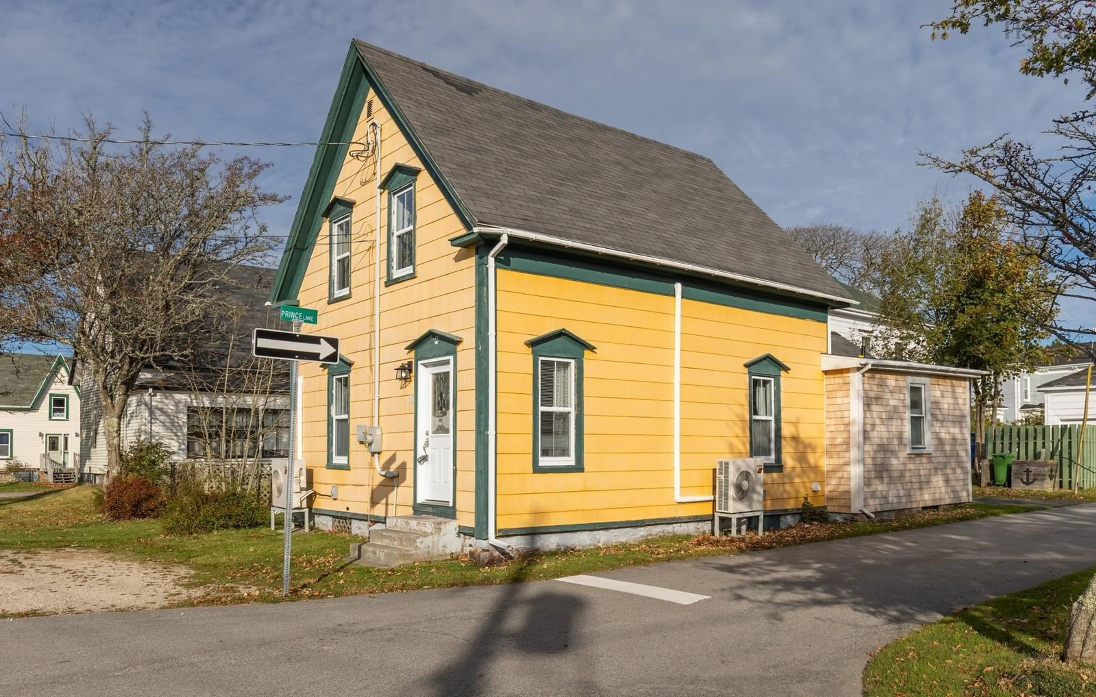 Frontside or backside of a home, cottage for 24 Albert St, Yarmouth Nova Scotia B5A 3M9