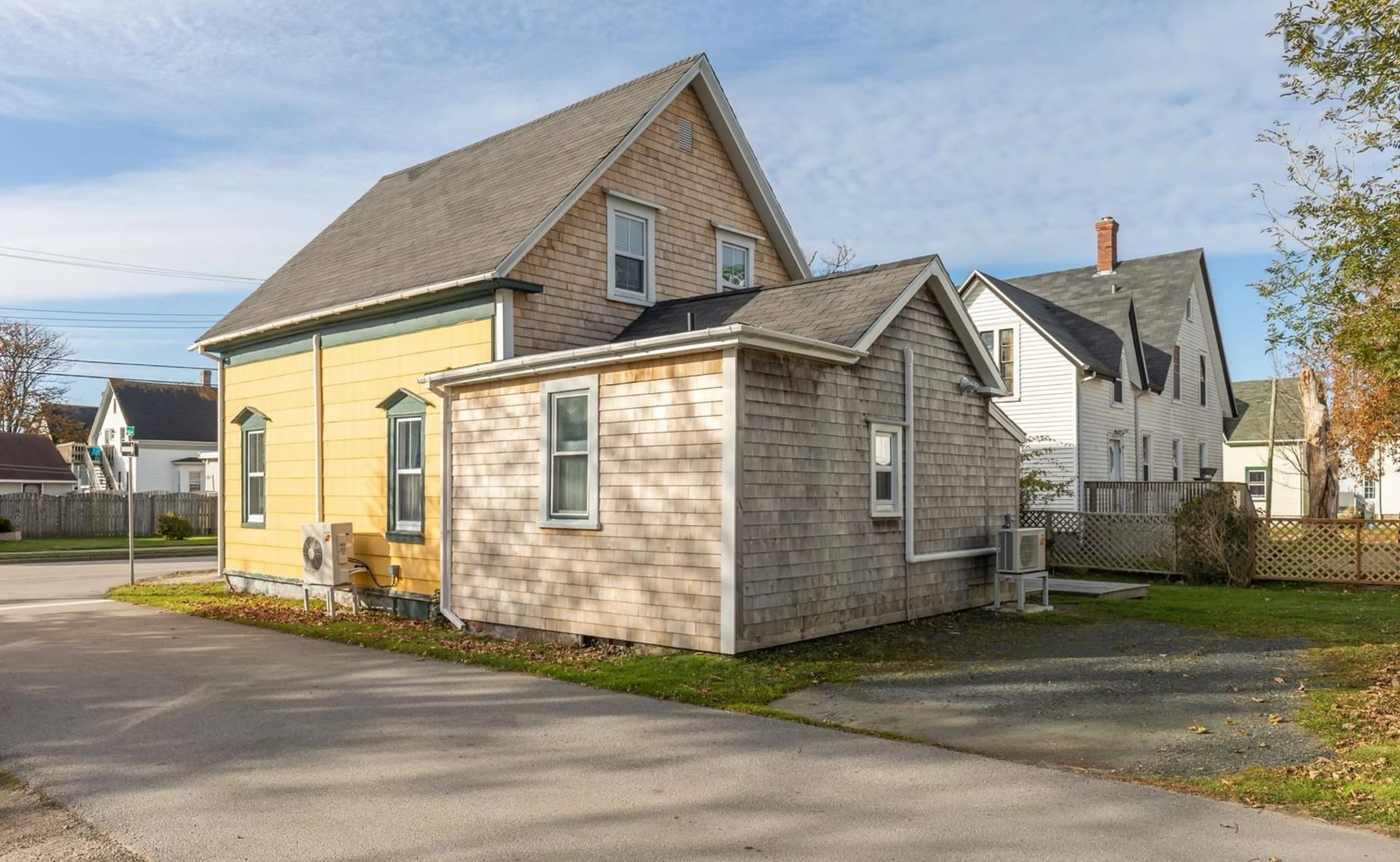 Frontside or backside of a home, cottage for 24 Albert St, Yarmouth Nova Scotia B5A 3M9