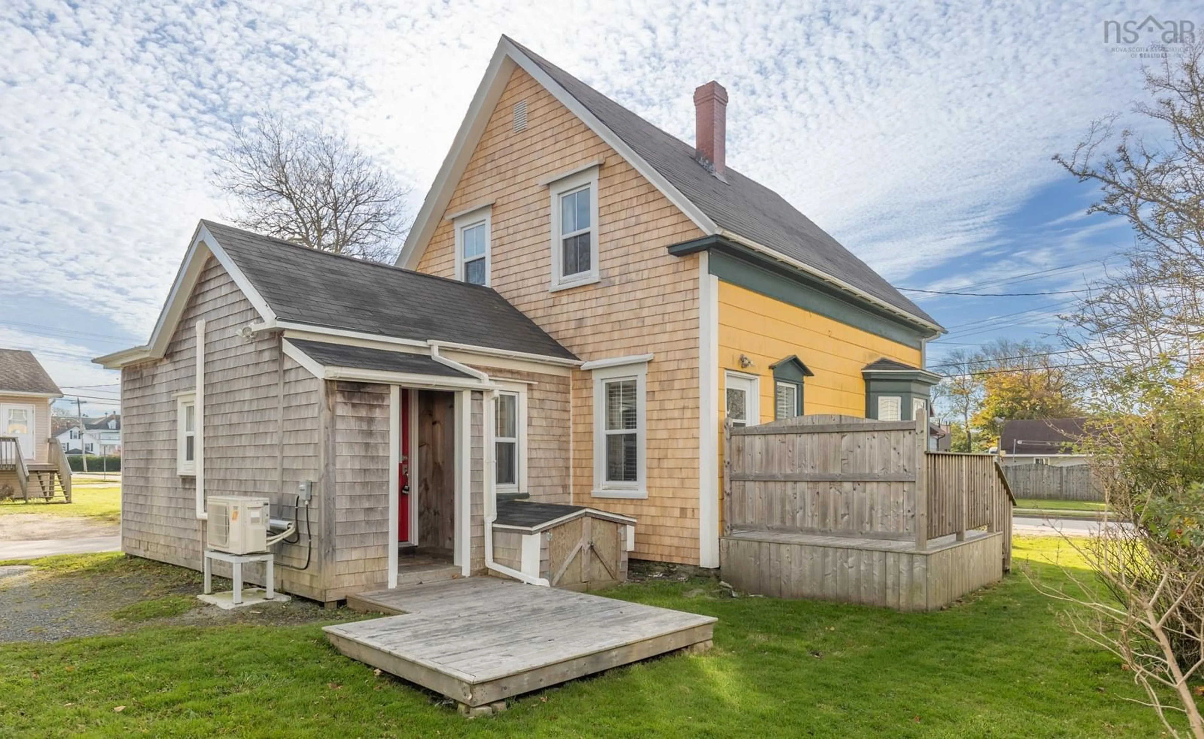 Frontside or backside of a home, cottage for 24 Albert St, Yarmouth Nova Scotia B5A 3M9