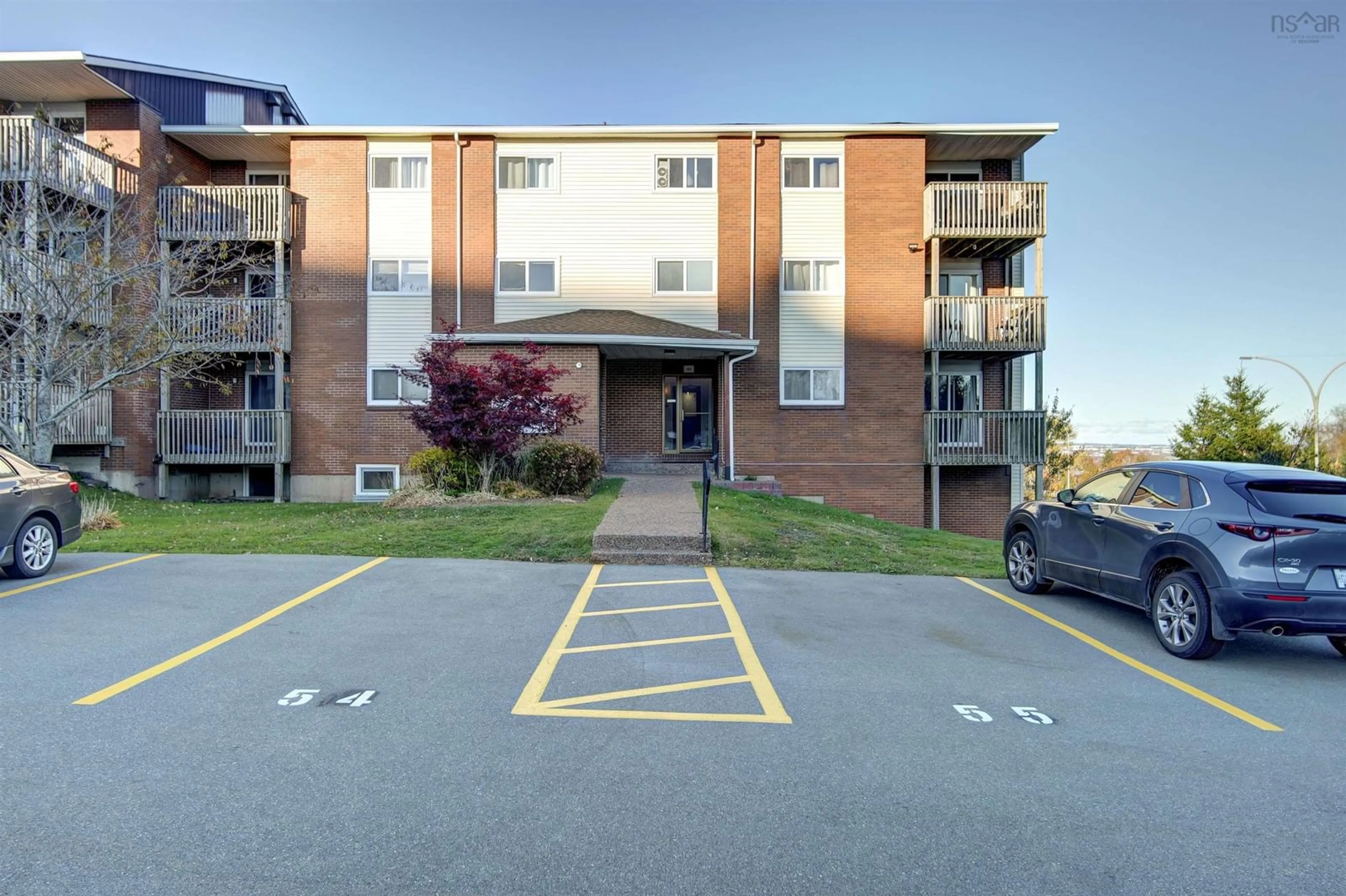 A pic from exterior of the house or condo, the front or back of building for 40 Veronica Dr #403, Halifax Nova Scotia B3M 3A3