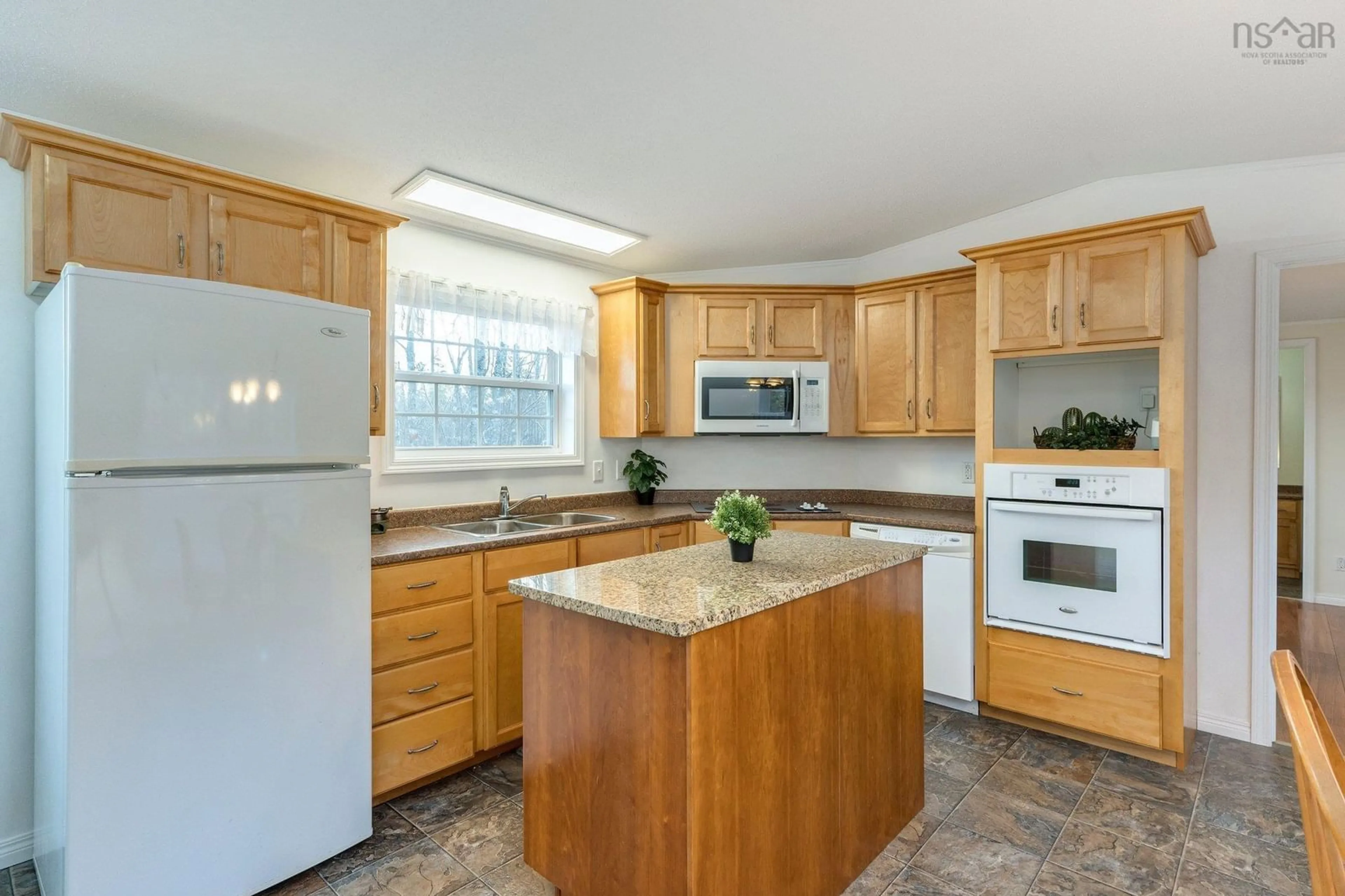 Standard kitchen, wood floors, cottage for 388 Old Post Rd, Enfield Nova Scotia B2T 1E2