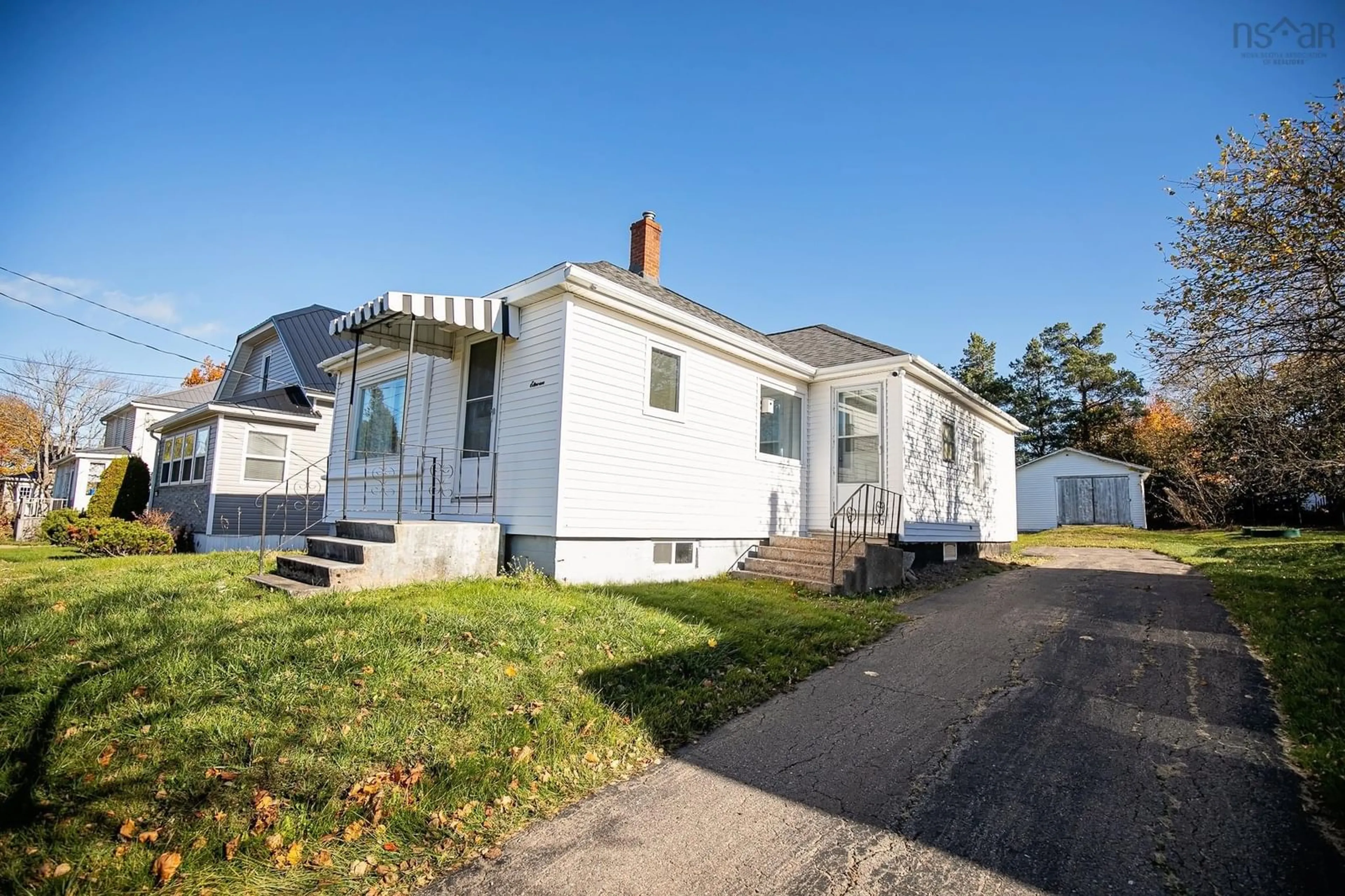 Frontside or backside of a home, the front or back of building for 11 Lorne St, Springhill Nova Scotia B0M 1X0