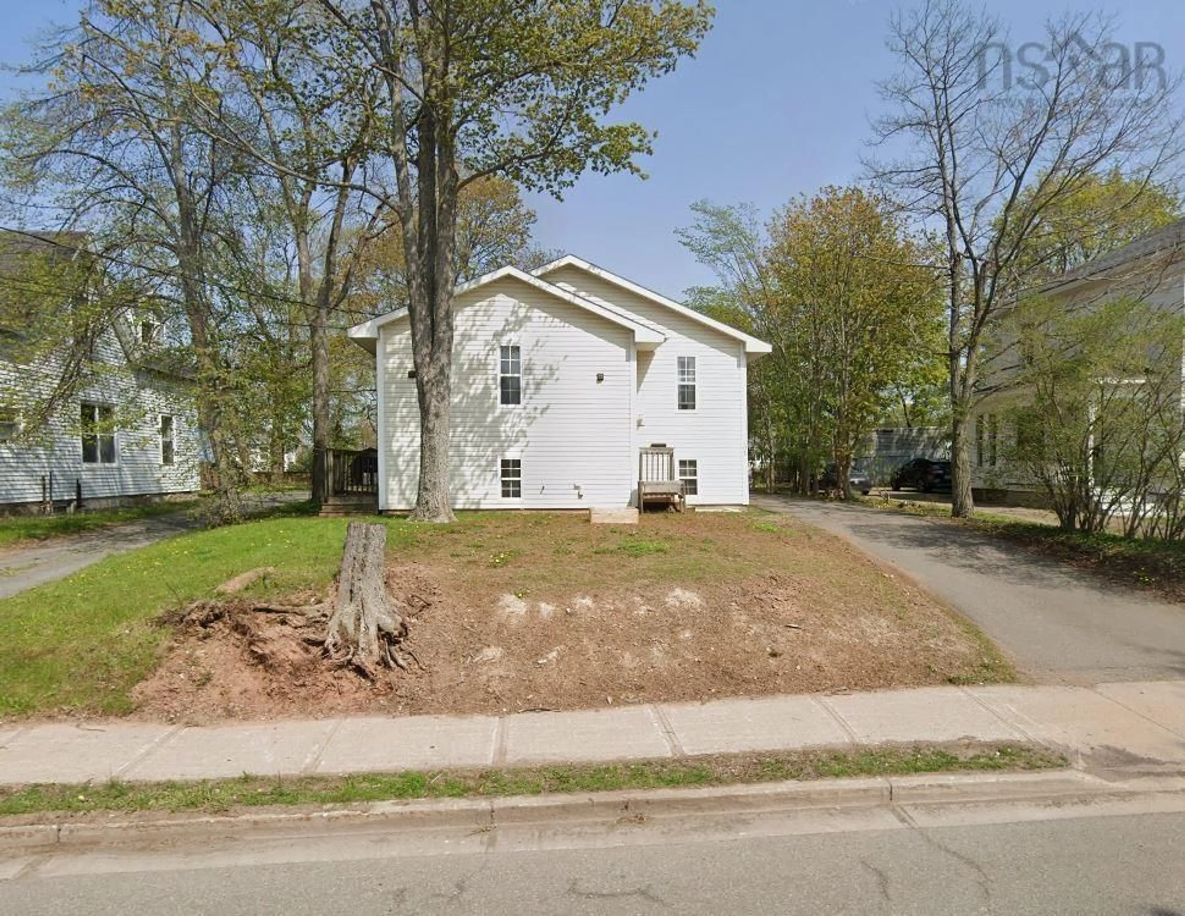 Frontside or backside of a home, the street view for 105 Park St, Truro Nova Scotia B2N 3J5