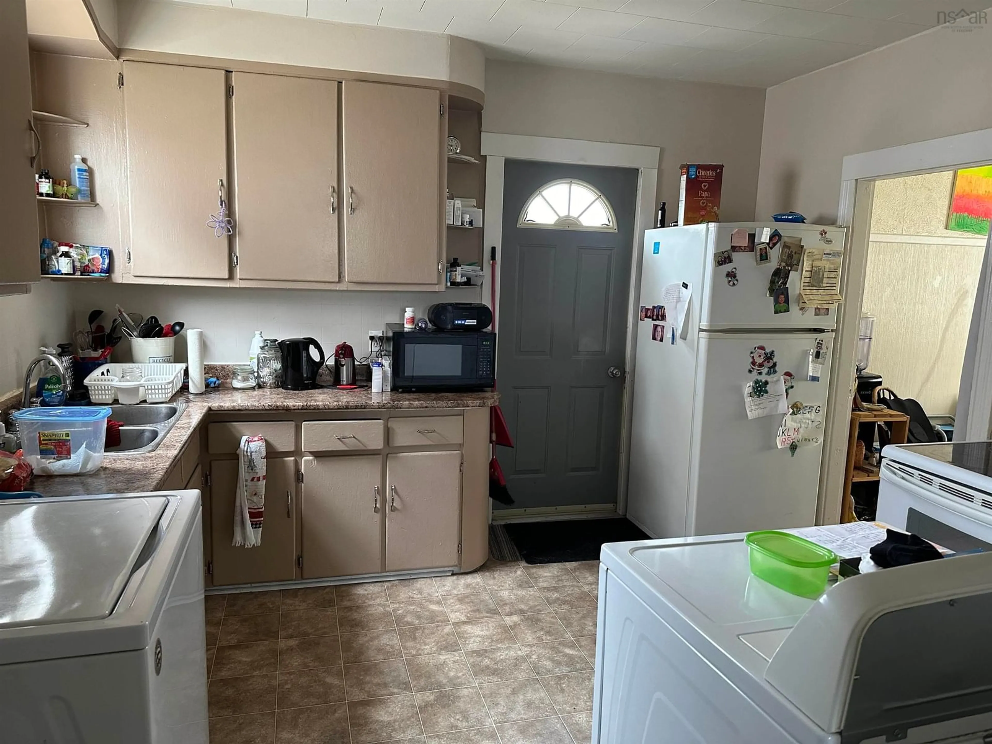 Standard kitchen, unknown floor, cottage for 467 South Albert St, New Glasgow Nova Scotia B2H 3W1