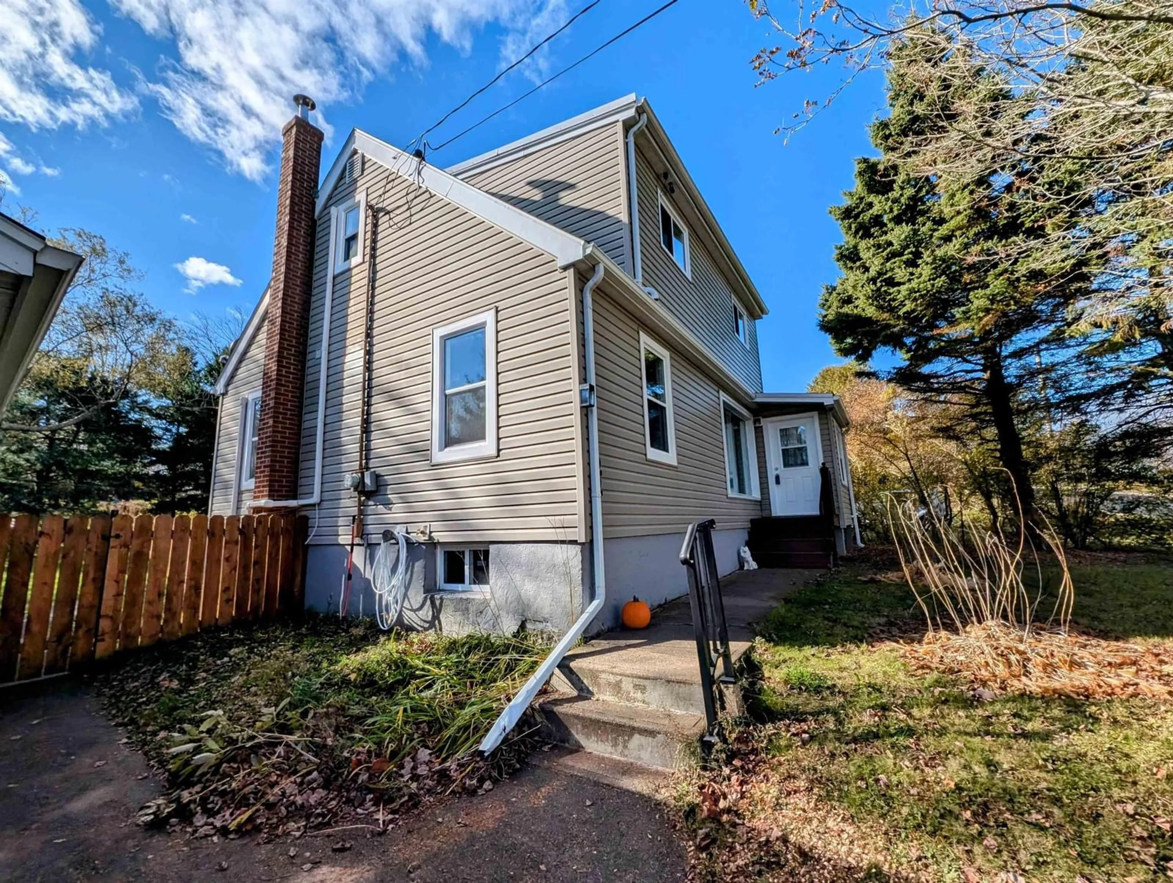 A pic from exterior of the house or condo, cottage for 22 Walker St, Dartmouth Nova Scotia B2X 1B1