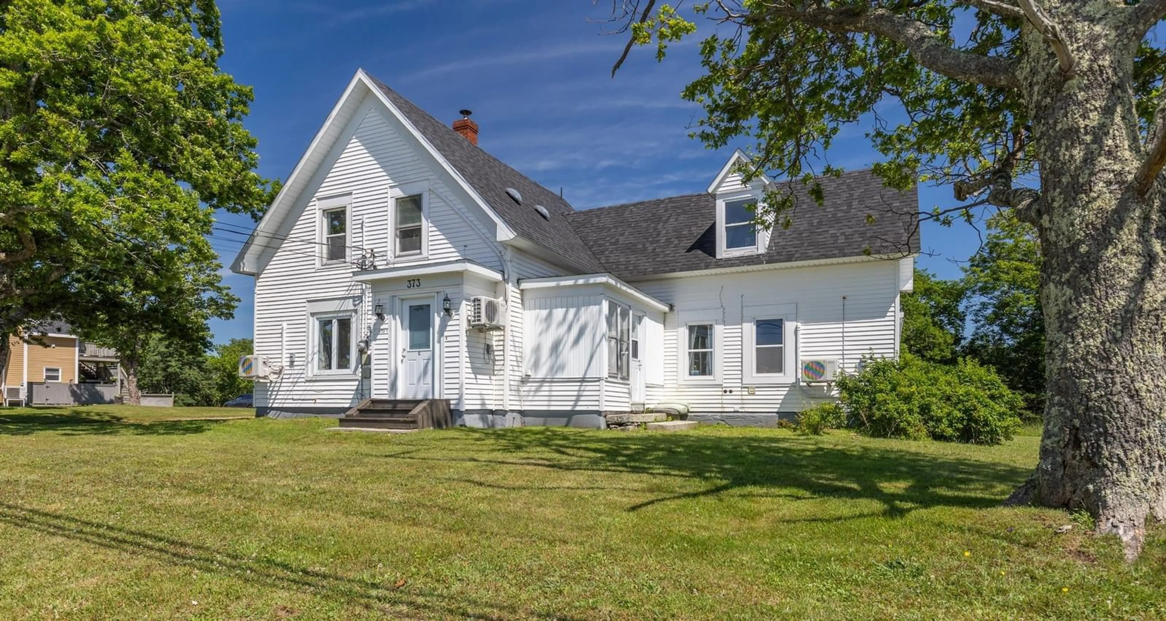 Frontside or backside of a home, cottage for 373 Pleasant St, Yarmouth Nova Scotia B5A 2K9