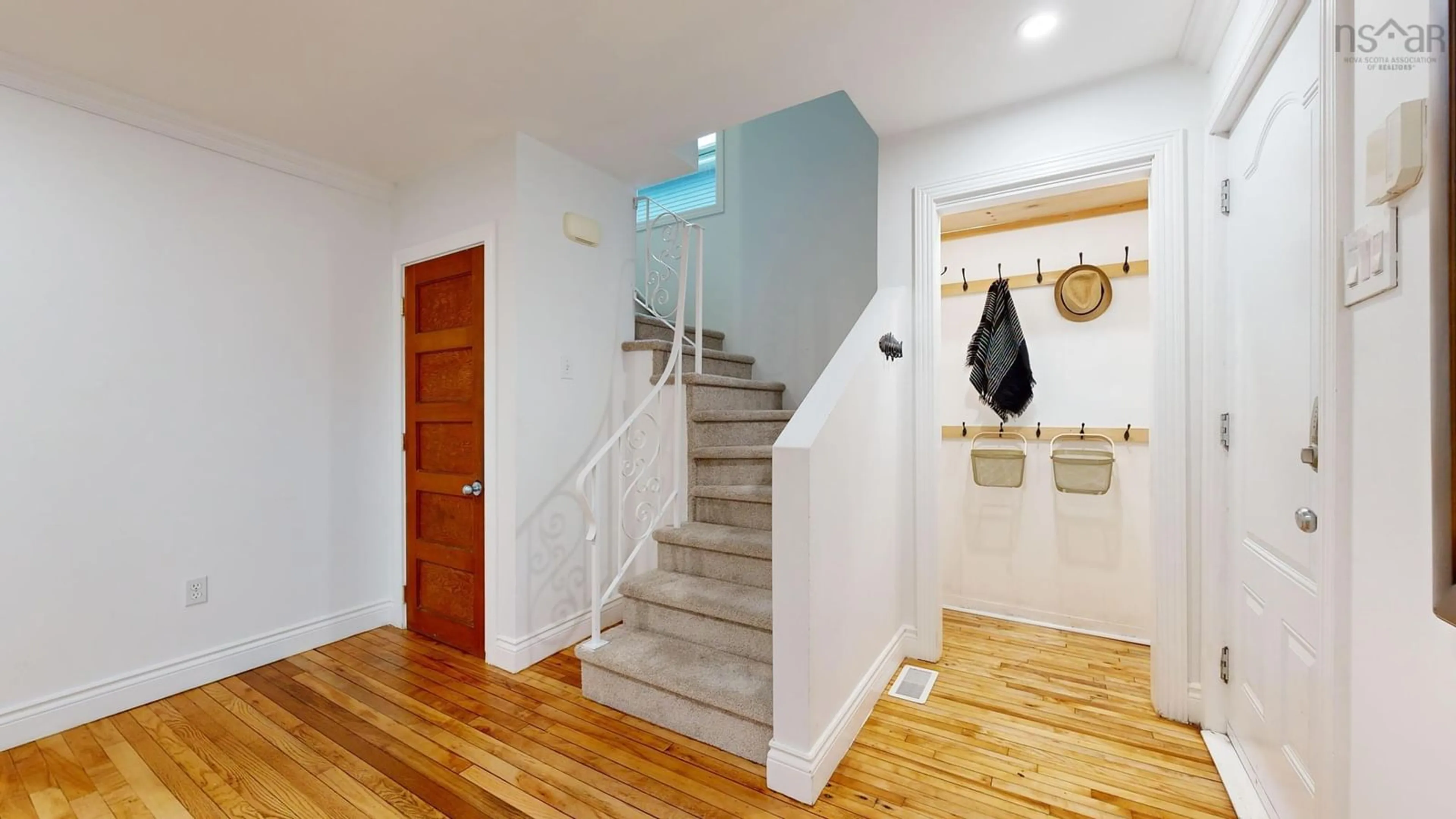 Indoor entryway, wood floors for 6449 Liverpool St, Halifax Nova Scotia B3L 1Y3