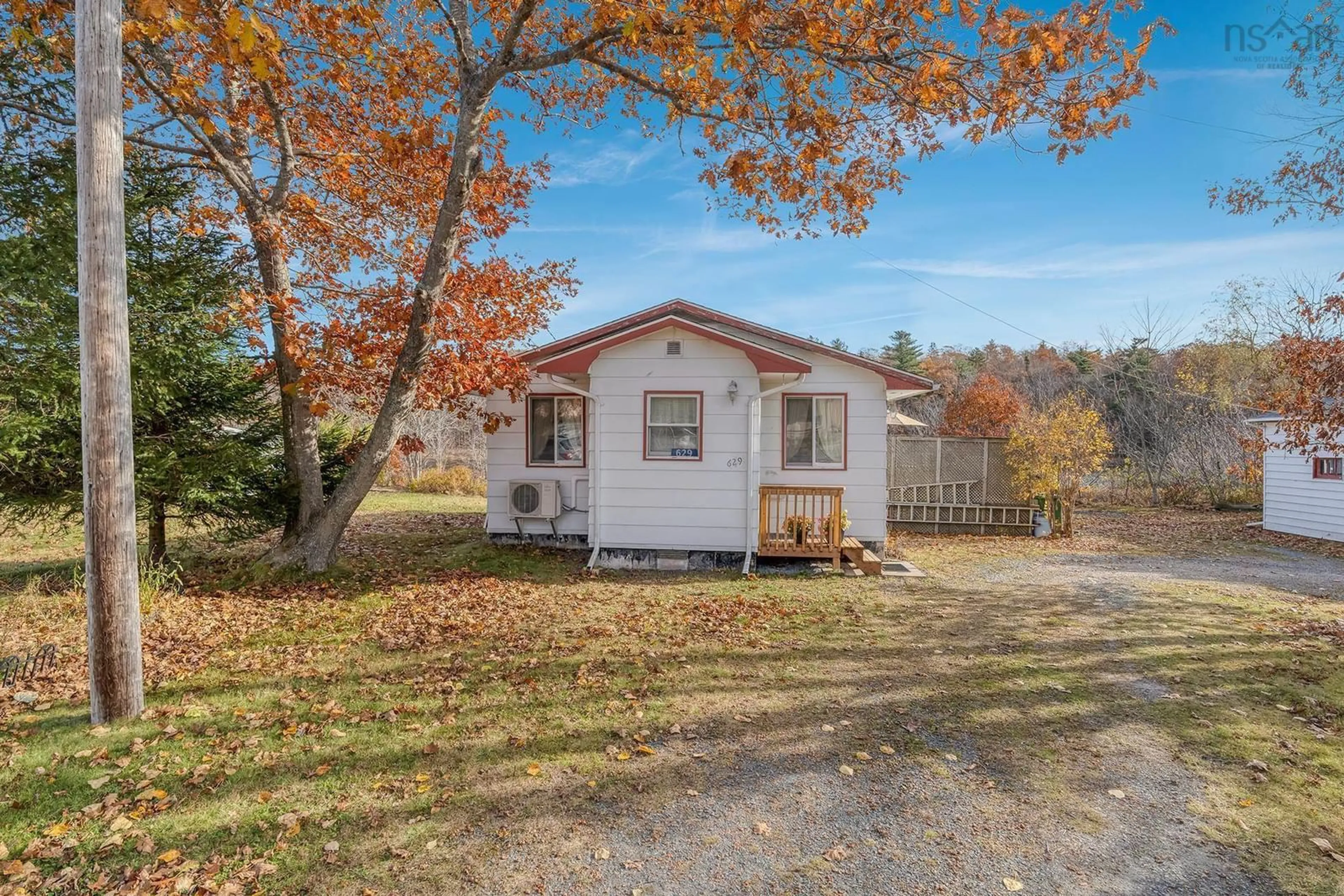 A pic from exterior of the house or condo, cottage for 621 Rocky Lake Dr, Bedford Nova Scotia B4A 2T4