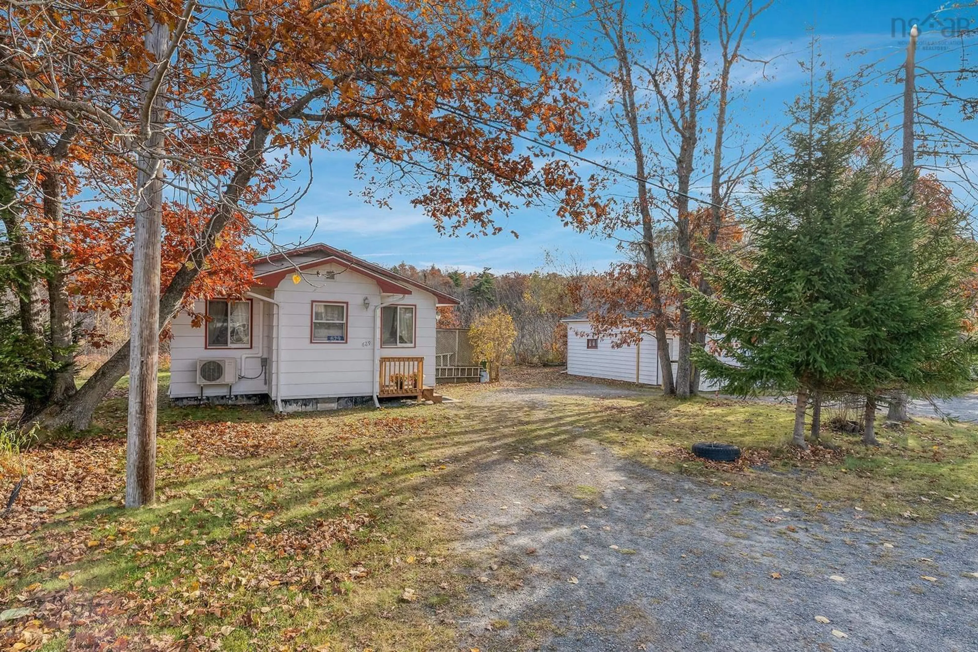 A pic from exterior of the house or condo, cottage for 621 Rocky Lake Dr, Bedford Nova Scotia B4A 2T4