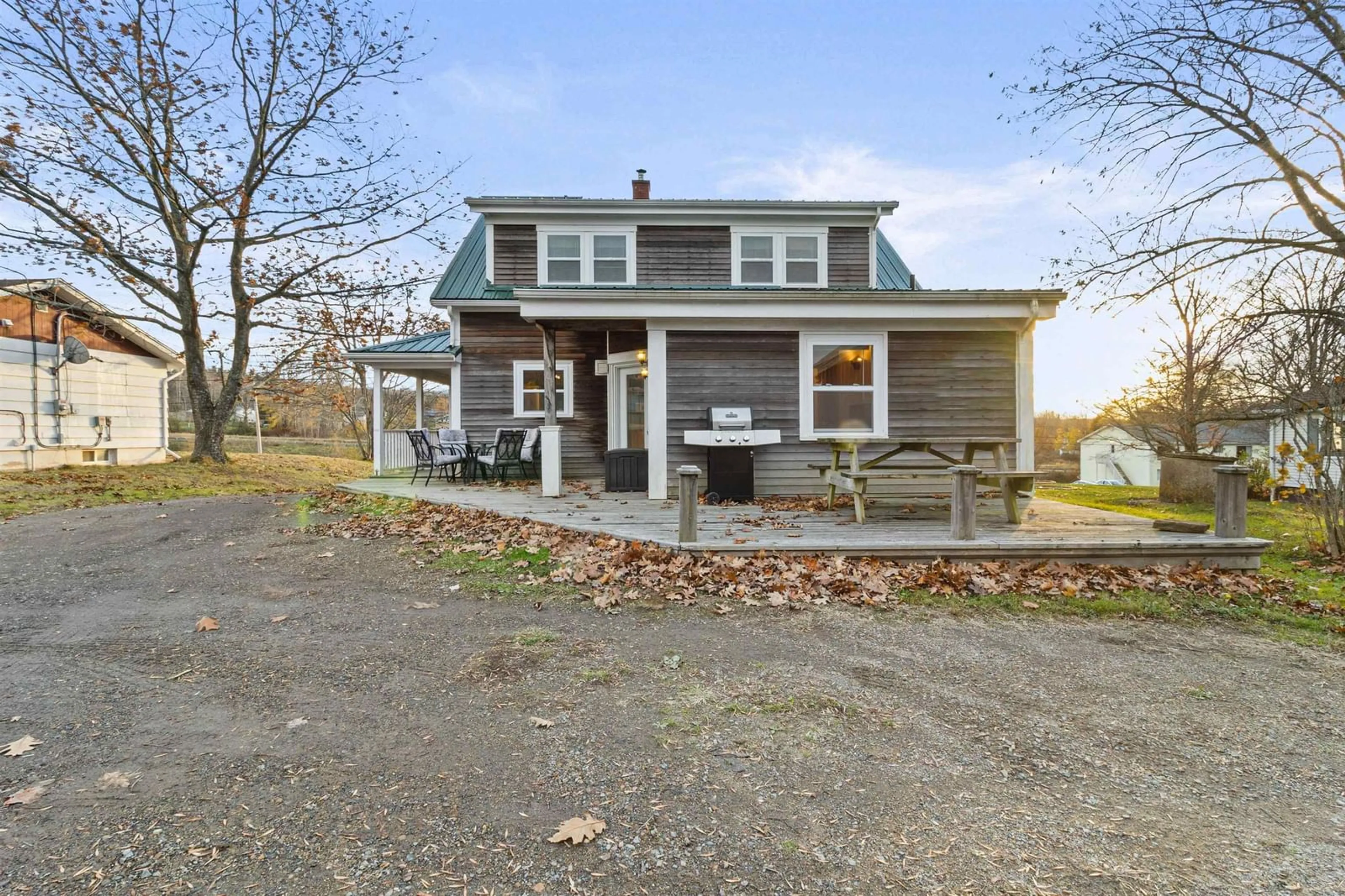 Frontside or backside of a home, cottage for 12571 Highway 1, Avonport Nova Scotia B0P 1P0