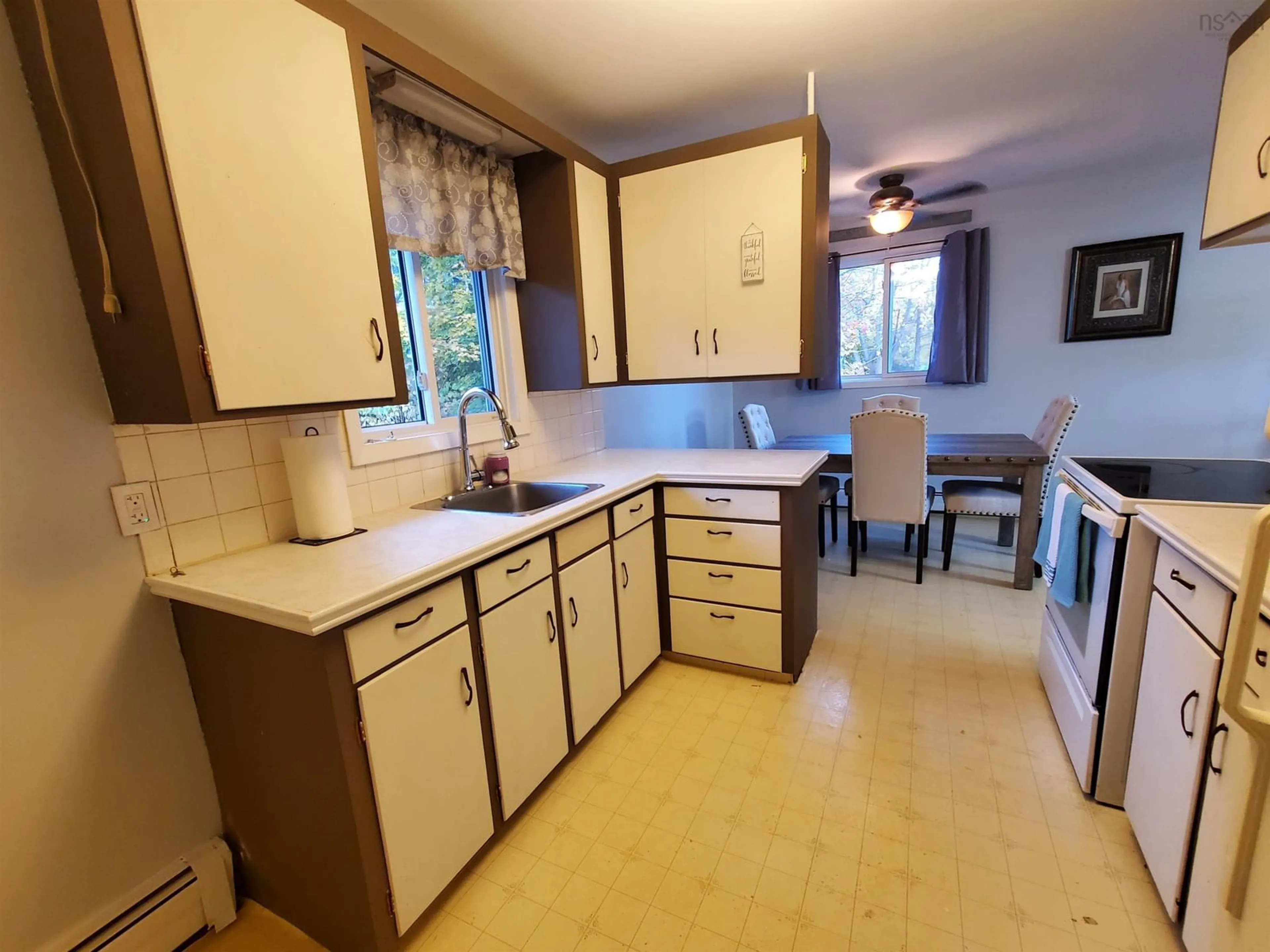 Standard kitchen, wood floors, cottage for 26 St Andrews St, Pictou Nova Scotia B0K 1H0