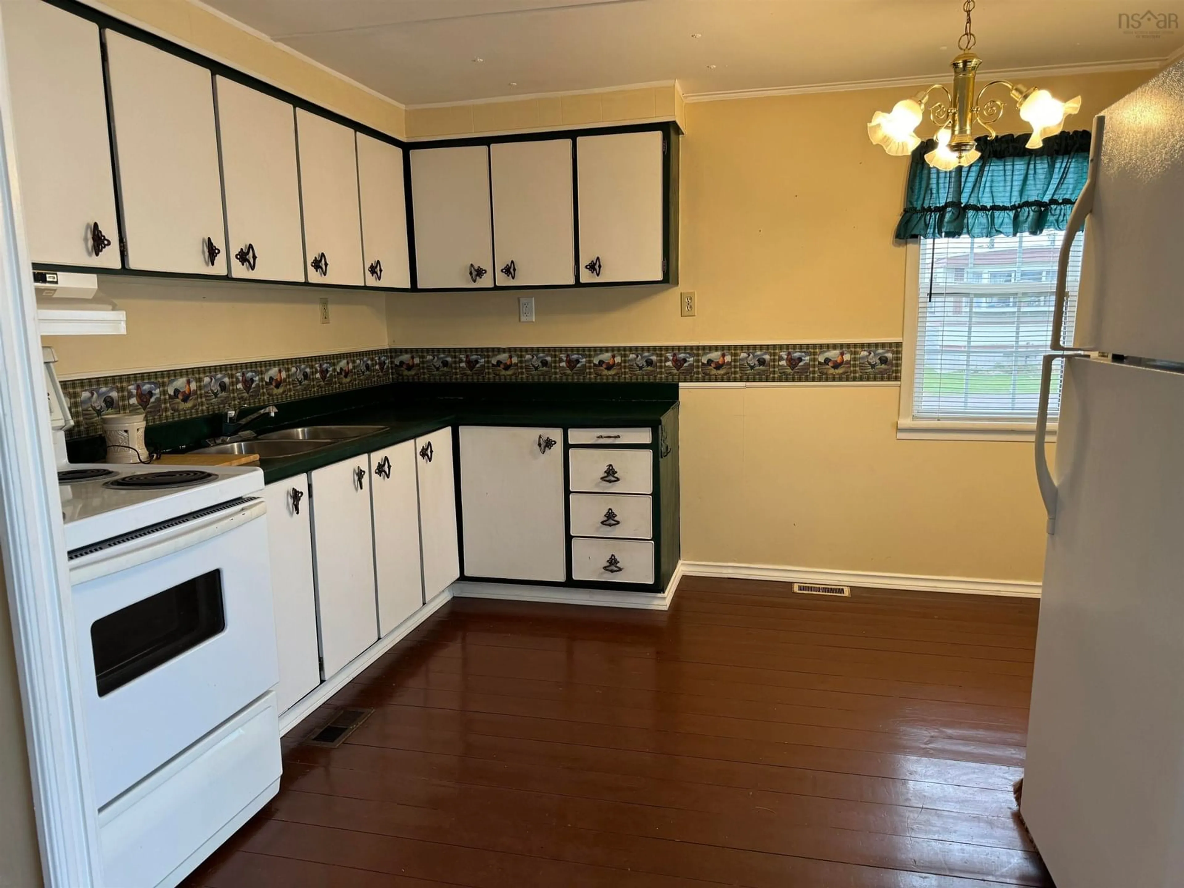 Standard kitchen, wood floors, cottage for 4 Butler Dr, Bible Hill Nova Scotia B2N 5N1