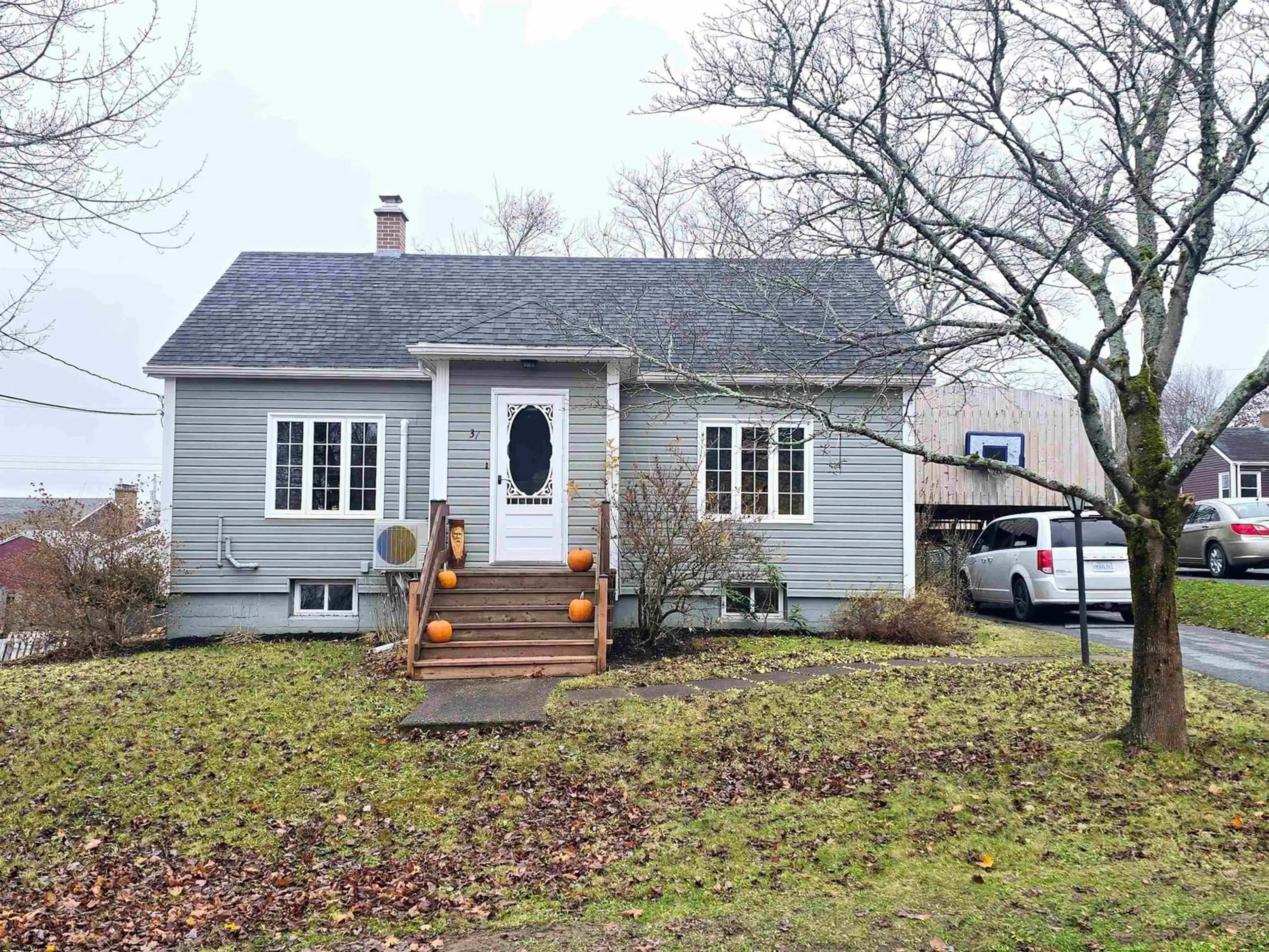 Frontside or backside of a home, cottage for 37 Belmont Ave, Stellarton Nova Scotia B0K 1S0