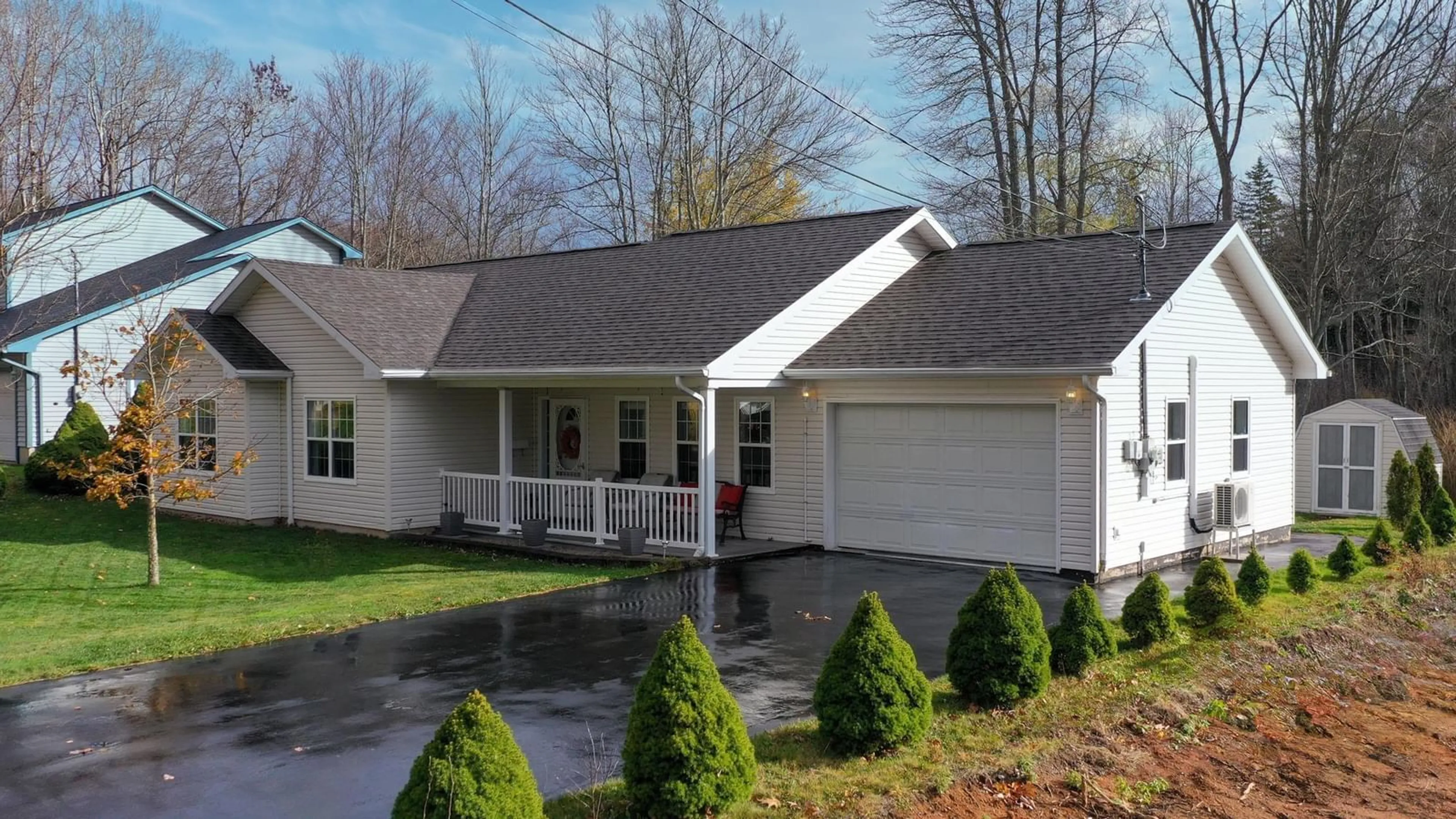 Home with vinyl exterior material for 43 Jordan St, New Minas Nova Scotia B4N 5M9