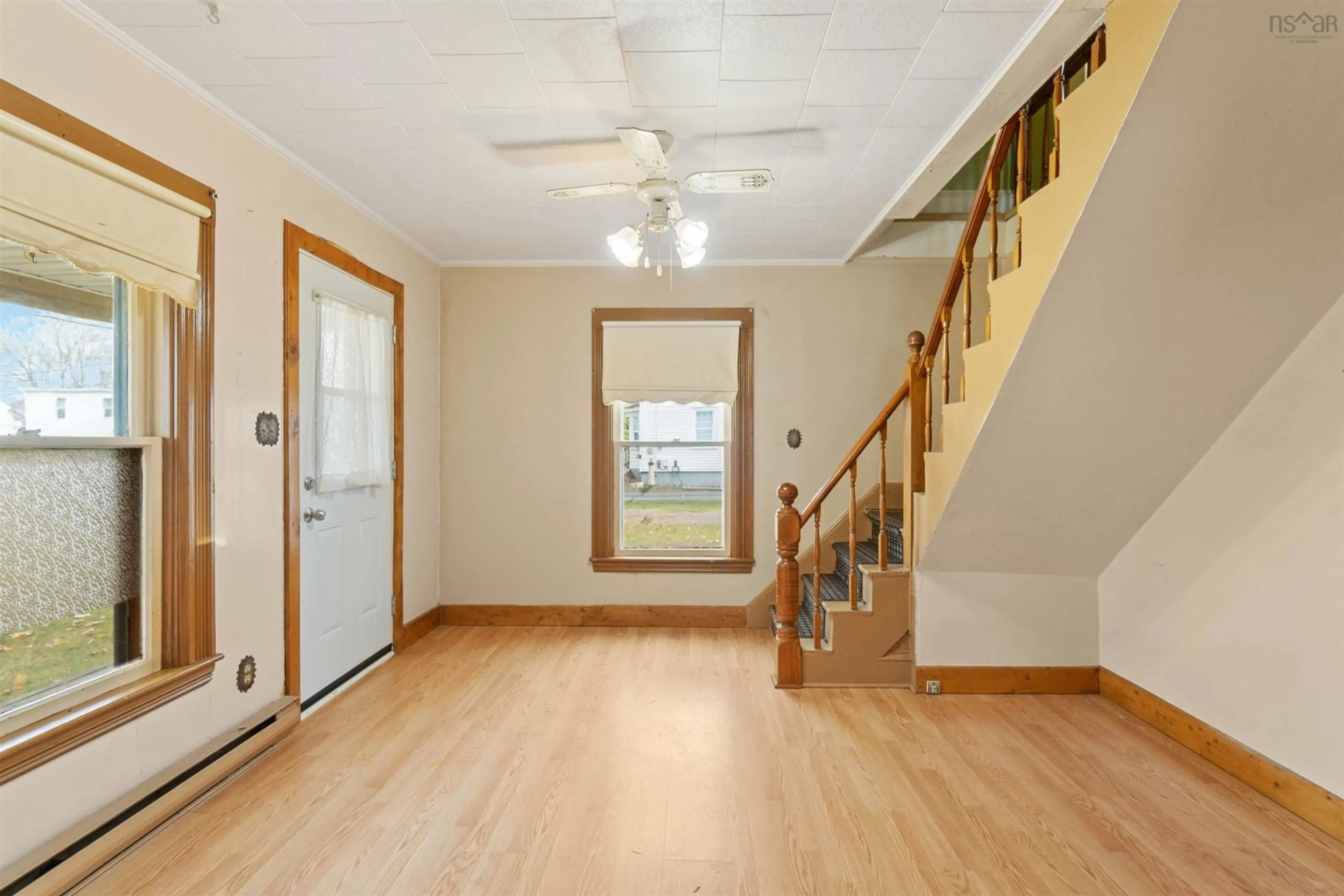 Indoor entryway, wood floors for 560 Victoria Dr, Kingston Nova Scotia B0P 1R0