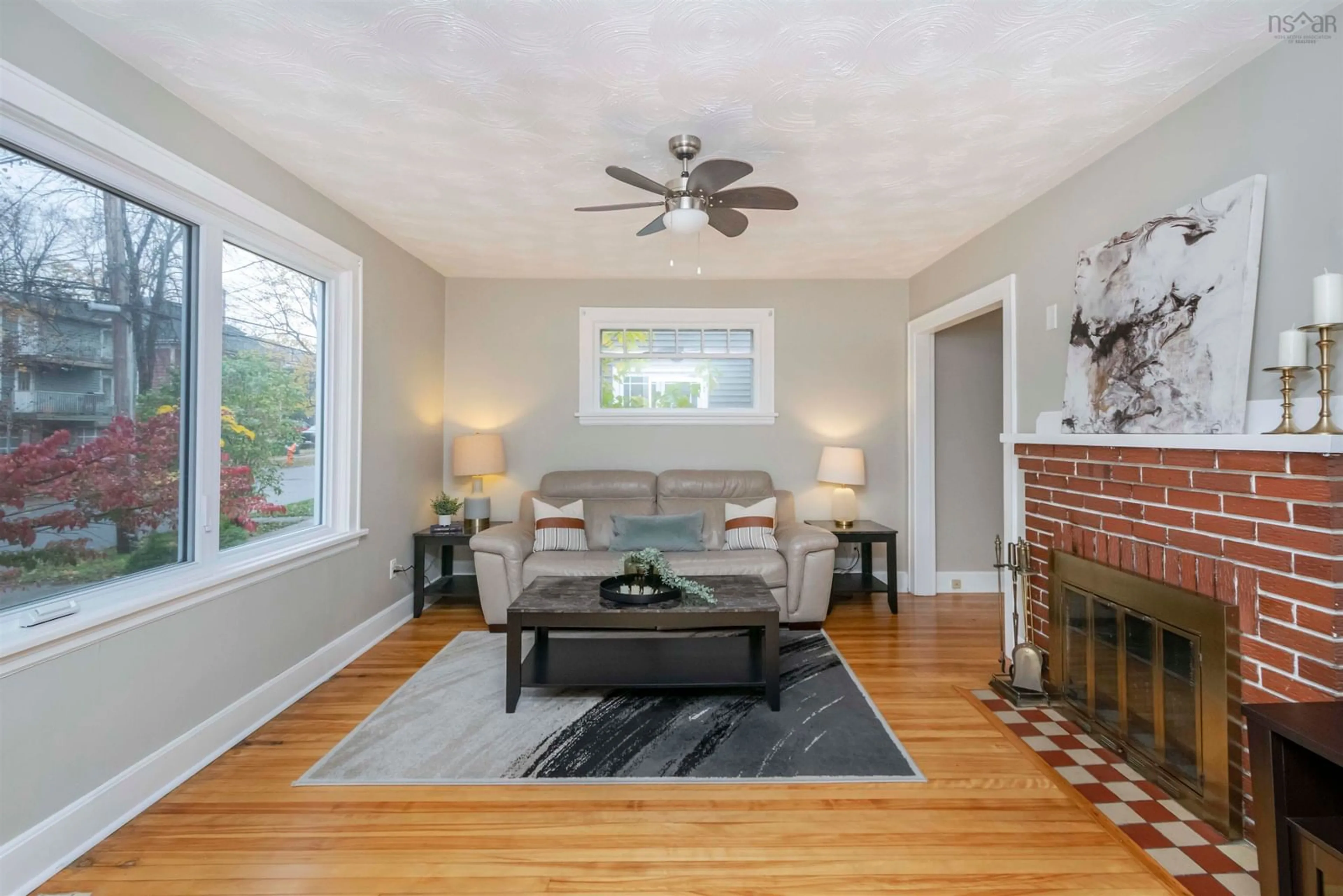 Living room, wood floors for 967 Brussels St, Halifax Nova Scotia B3H 2S9