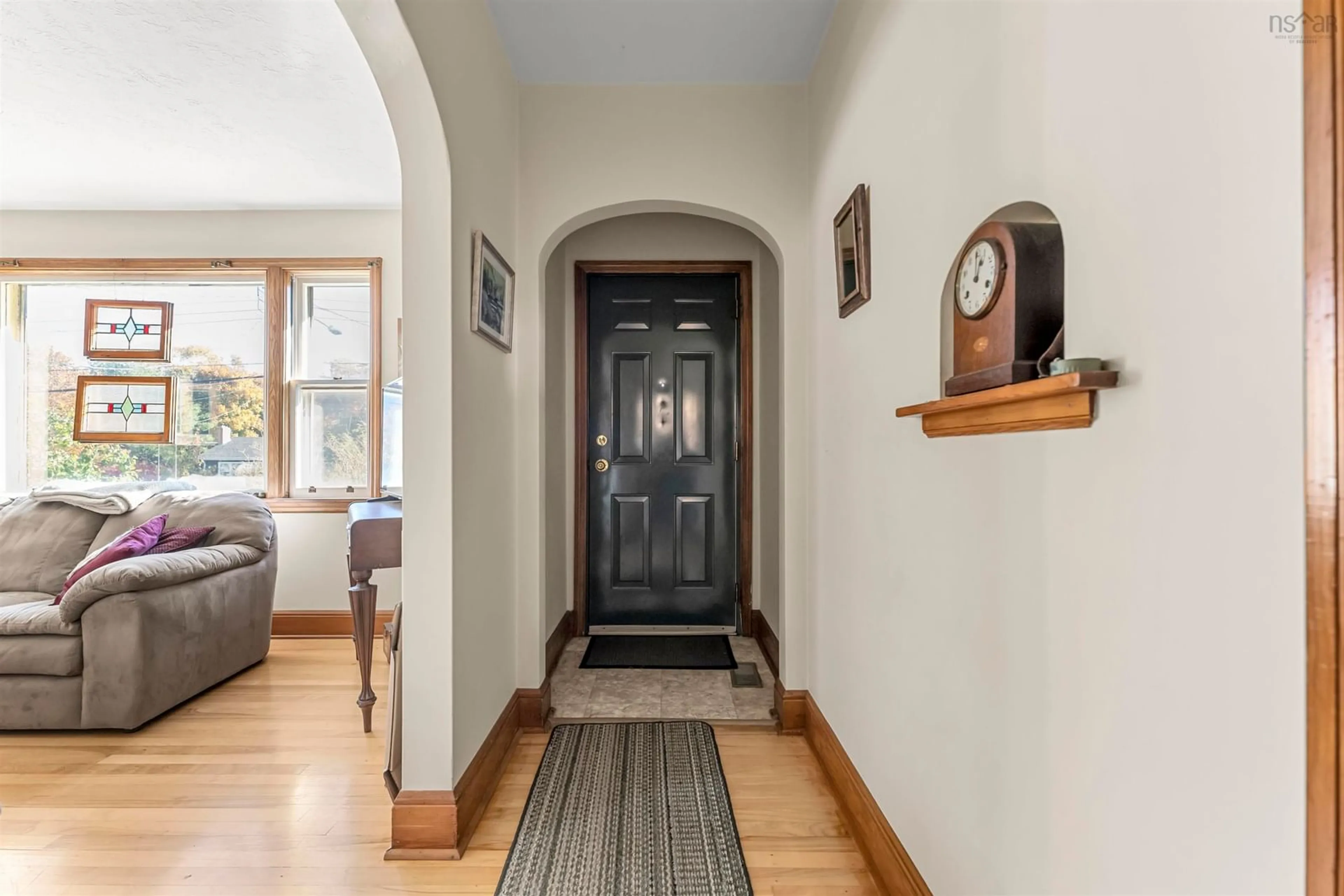 Indoor entryway, wood floors for 125 Douglas Cres, Halifax Nova Scotia B3M 3B6