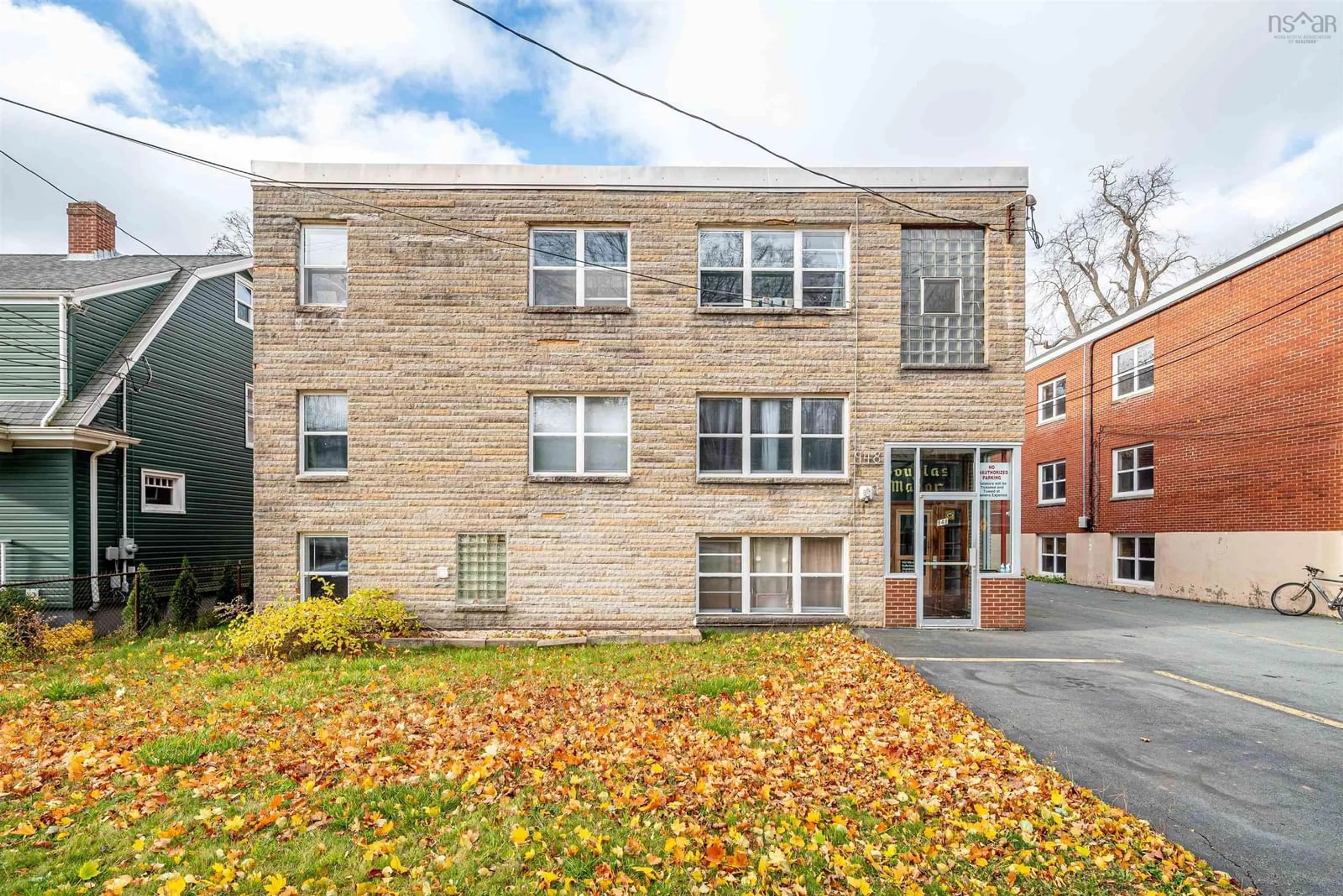 A pic from exterior of the house or condo, the front or back of building for 948 Mclean St, Halifax Nova Scotia B3H 2V1