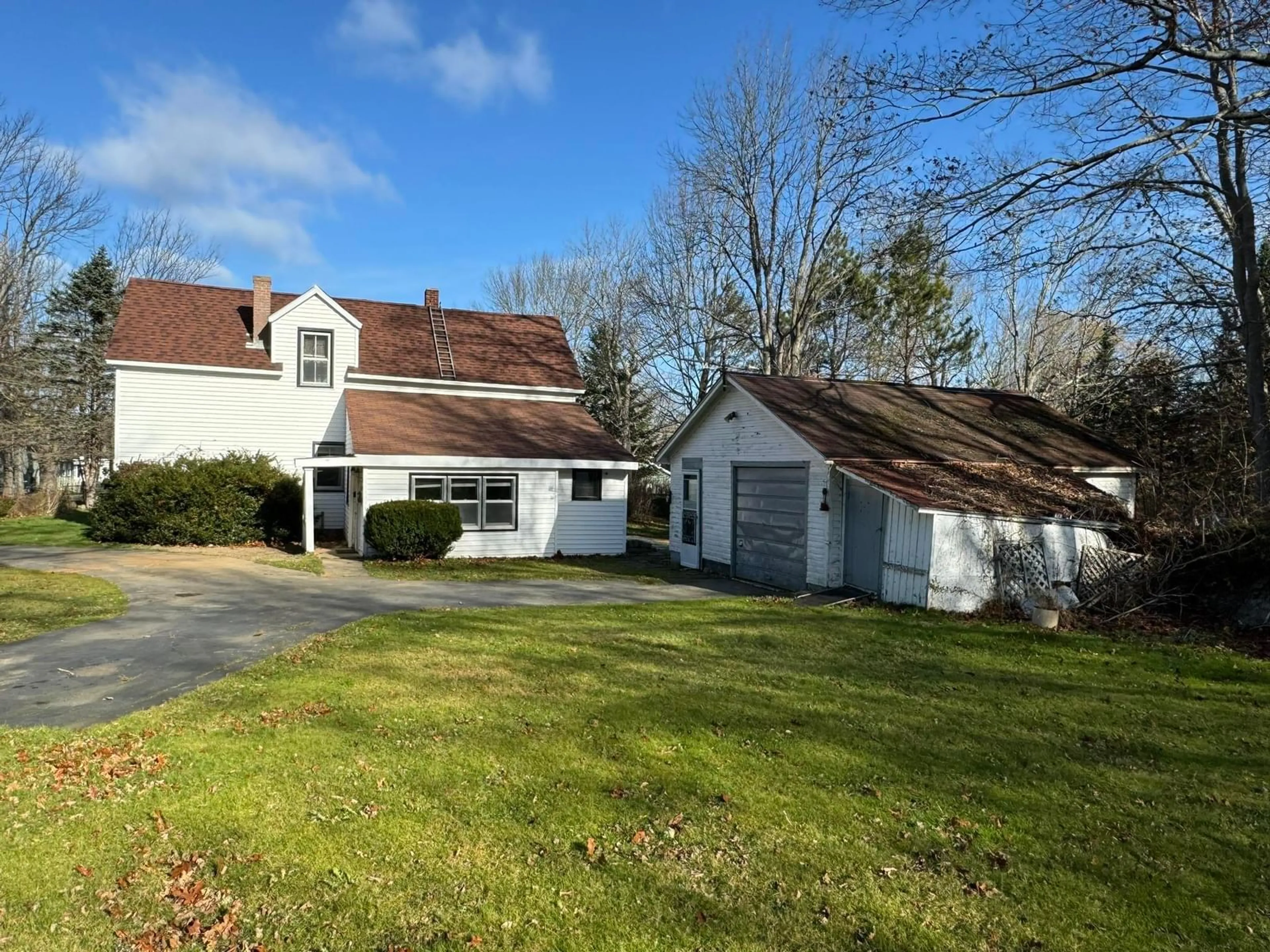 Frontside or backside of a home, cottage for 12 Oliver St, Milton Nova Scotia B0T 1P0