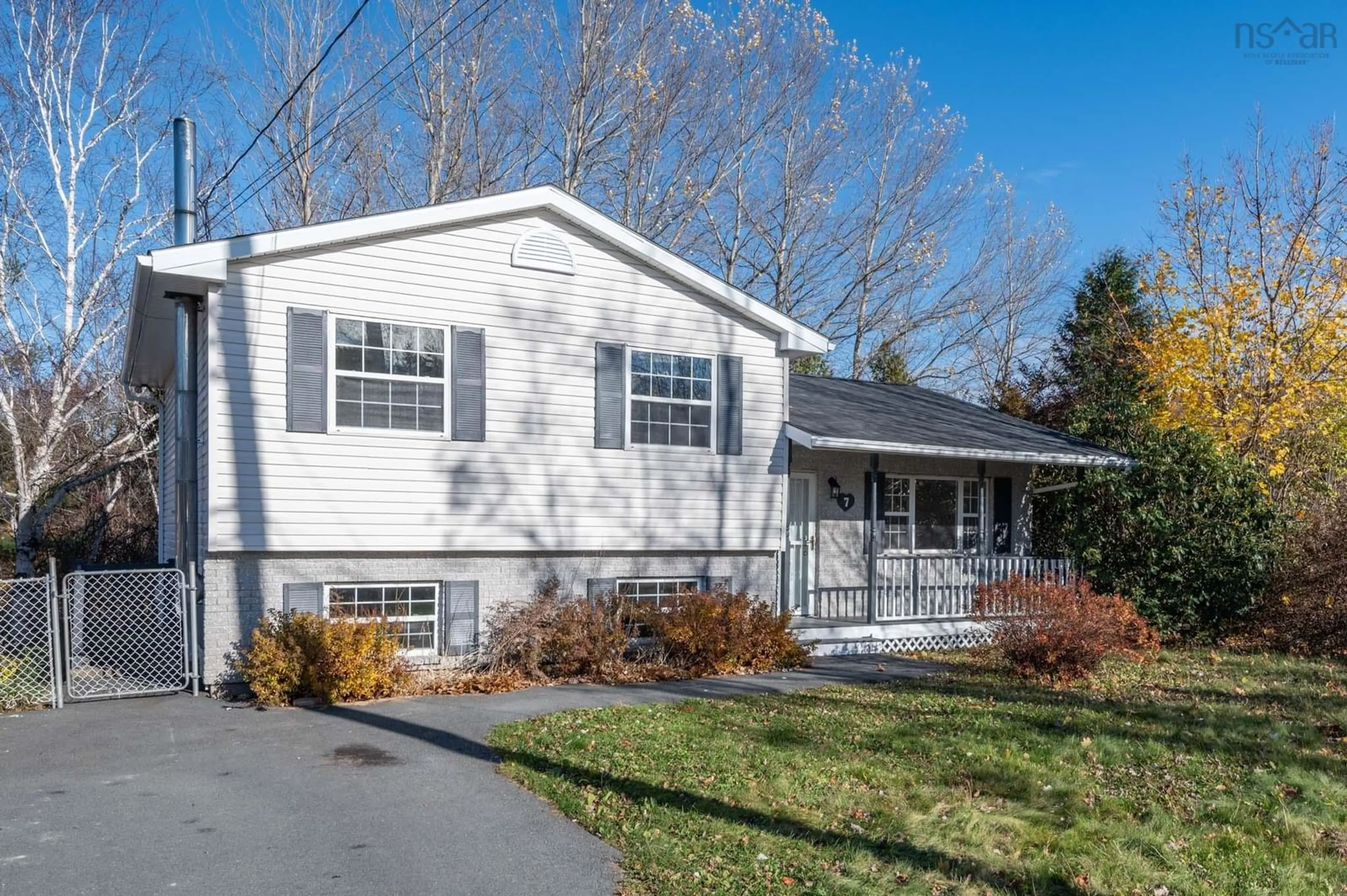 Home with vinyl exterior material for 7 Olive Ave, Bedford Nova Scotia B4B 1C7